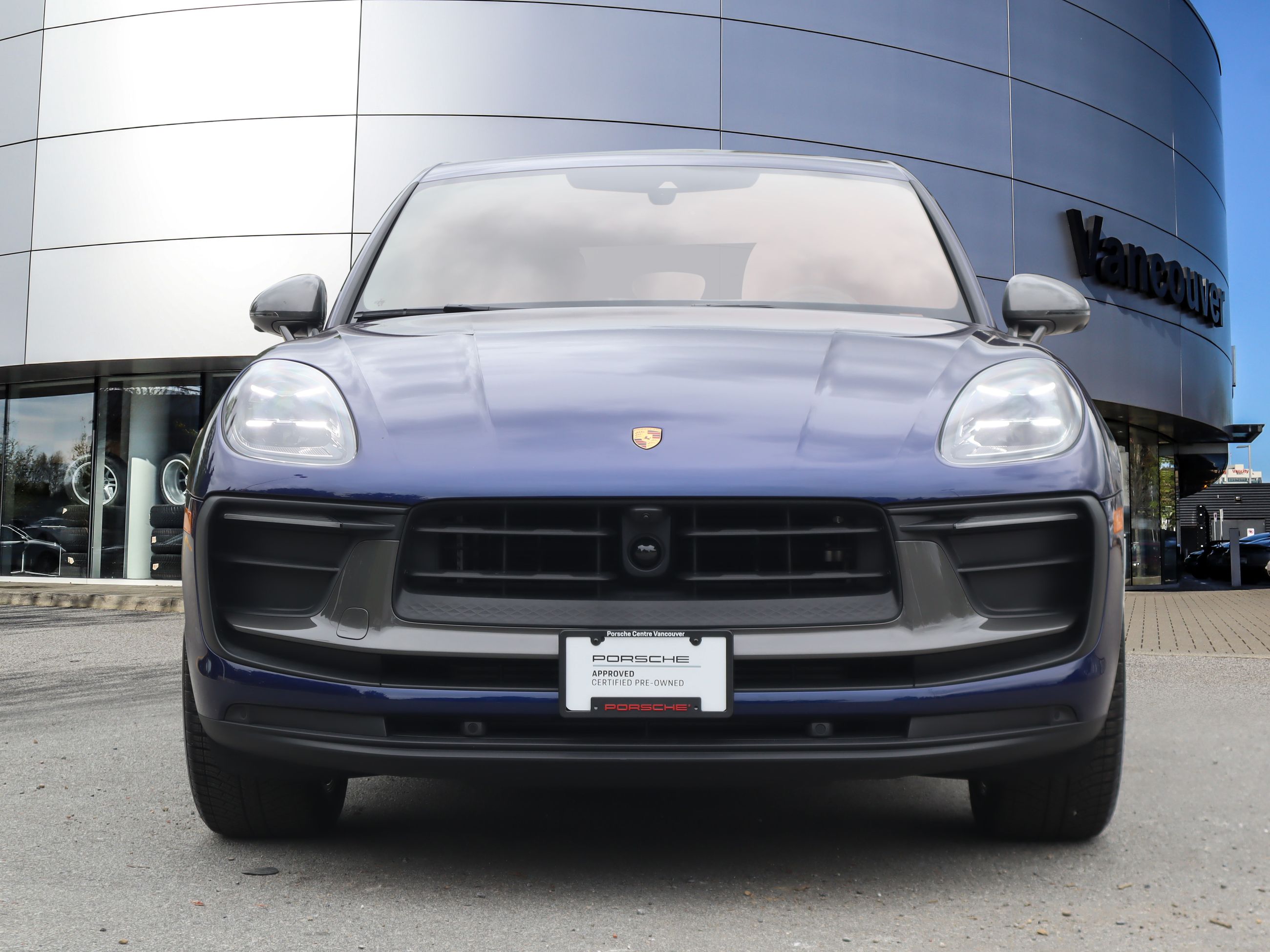 2025 Porsche Macan in Vancouver, British Columbia