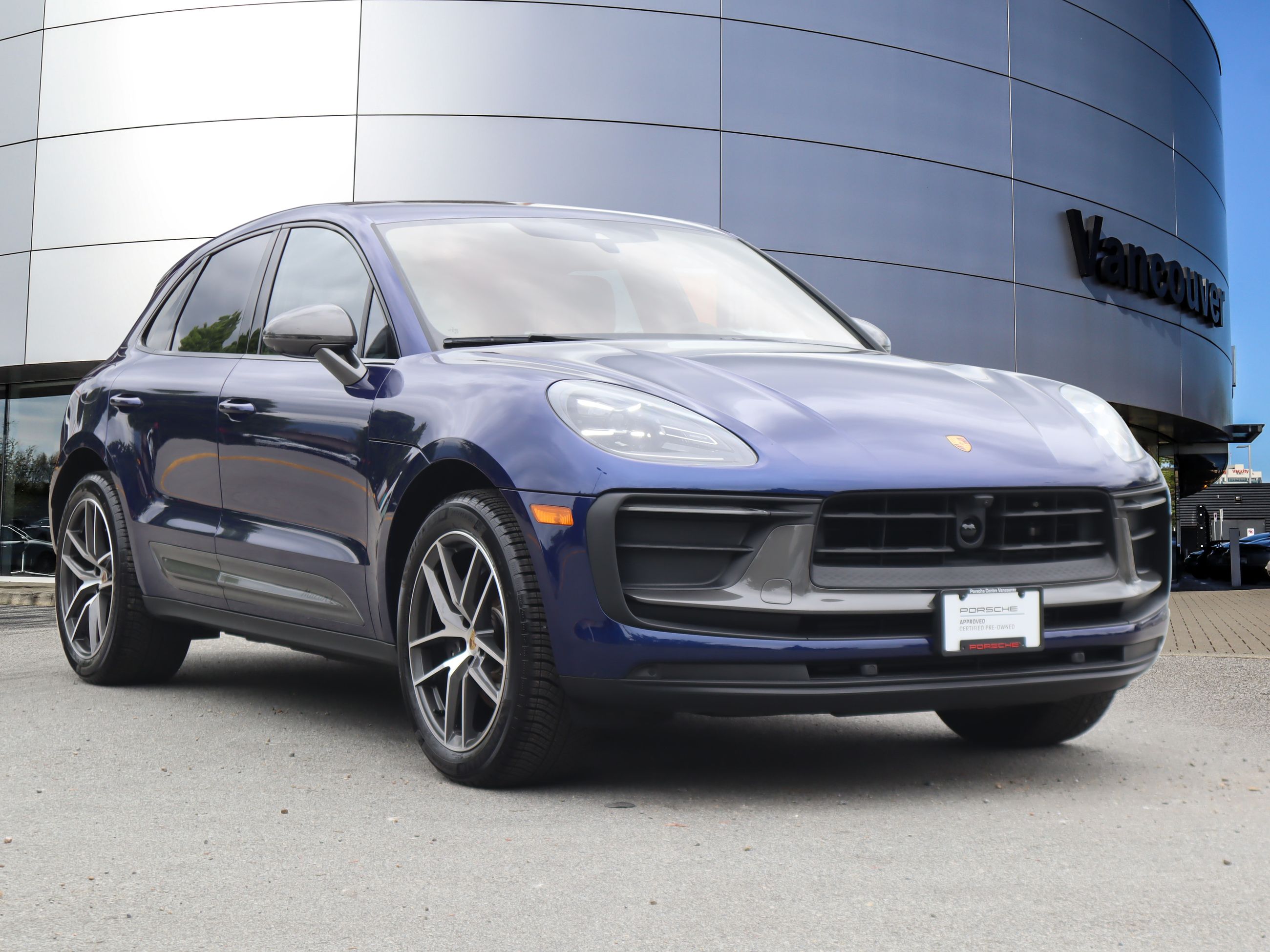 2025 Porsche Macan in Vancouver, British Columbia