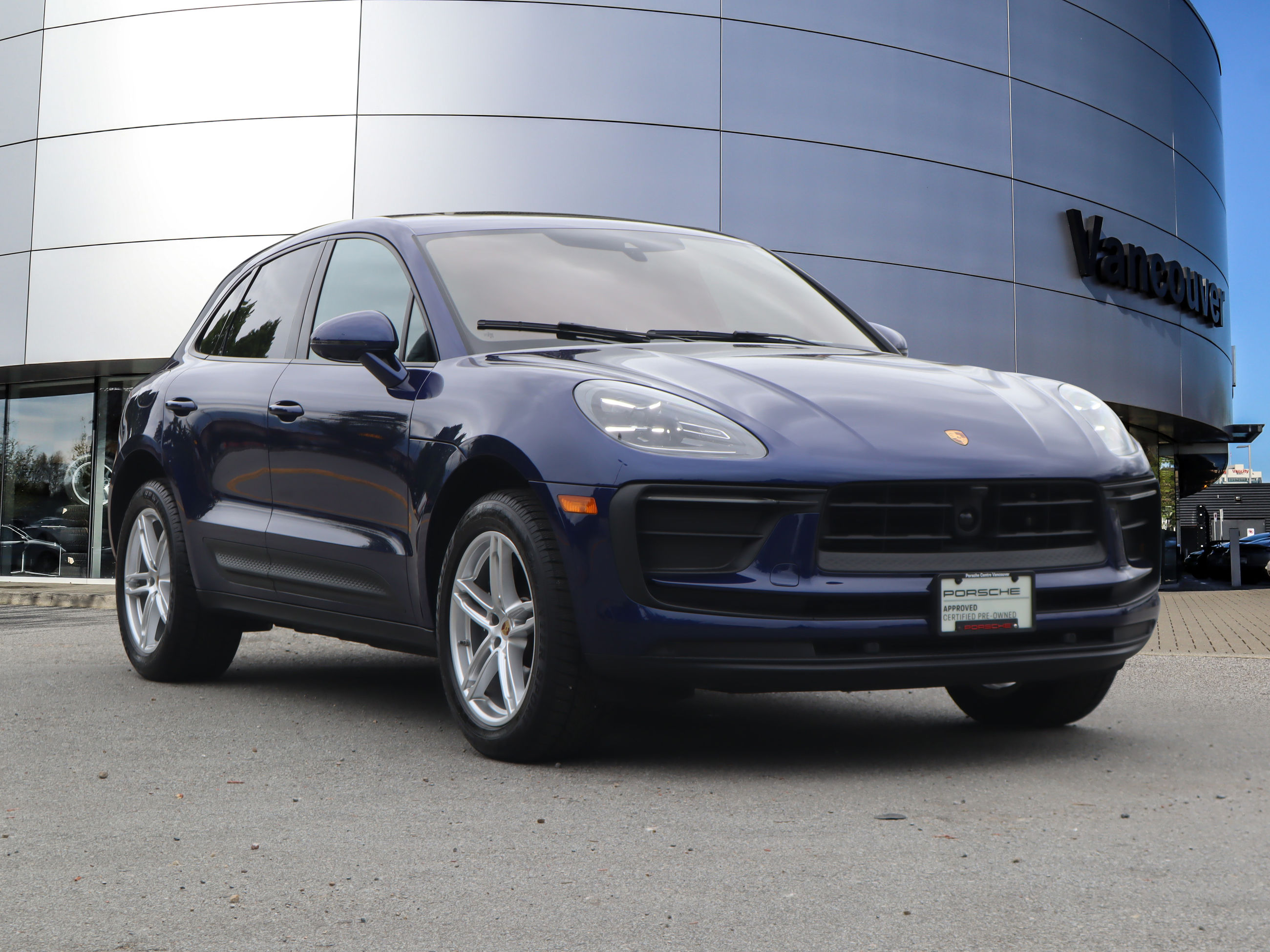 2025 Porsche Macan in Vancouver, British Columbia