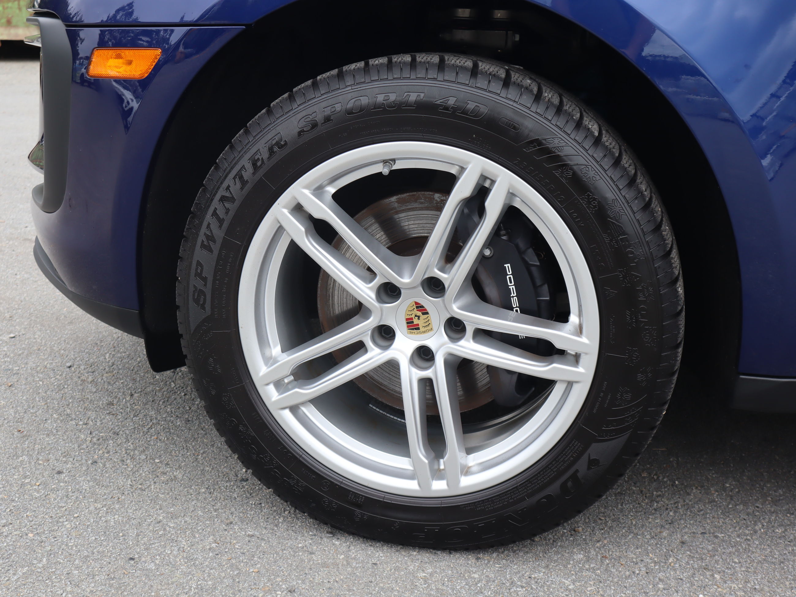 2025 Porsche Macan in Vancouver, British Columbia