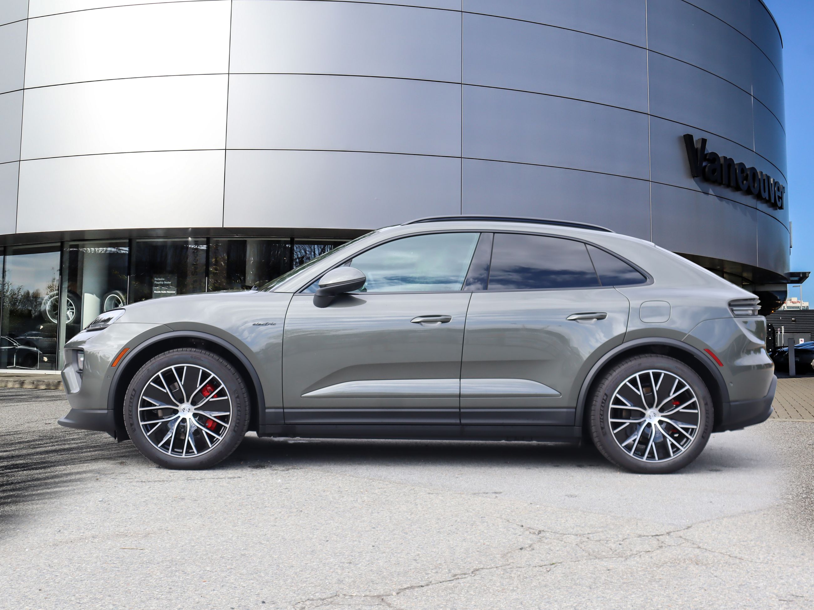 Porsche Macan  2025 à Vancouver, Colombie-Britannique
