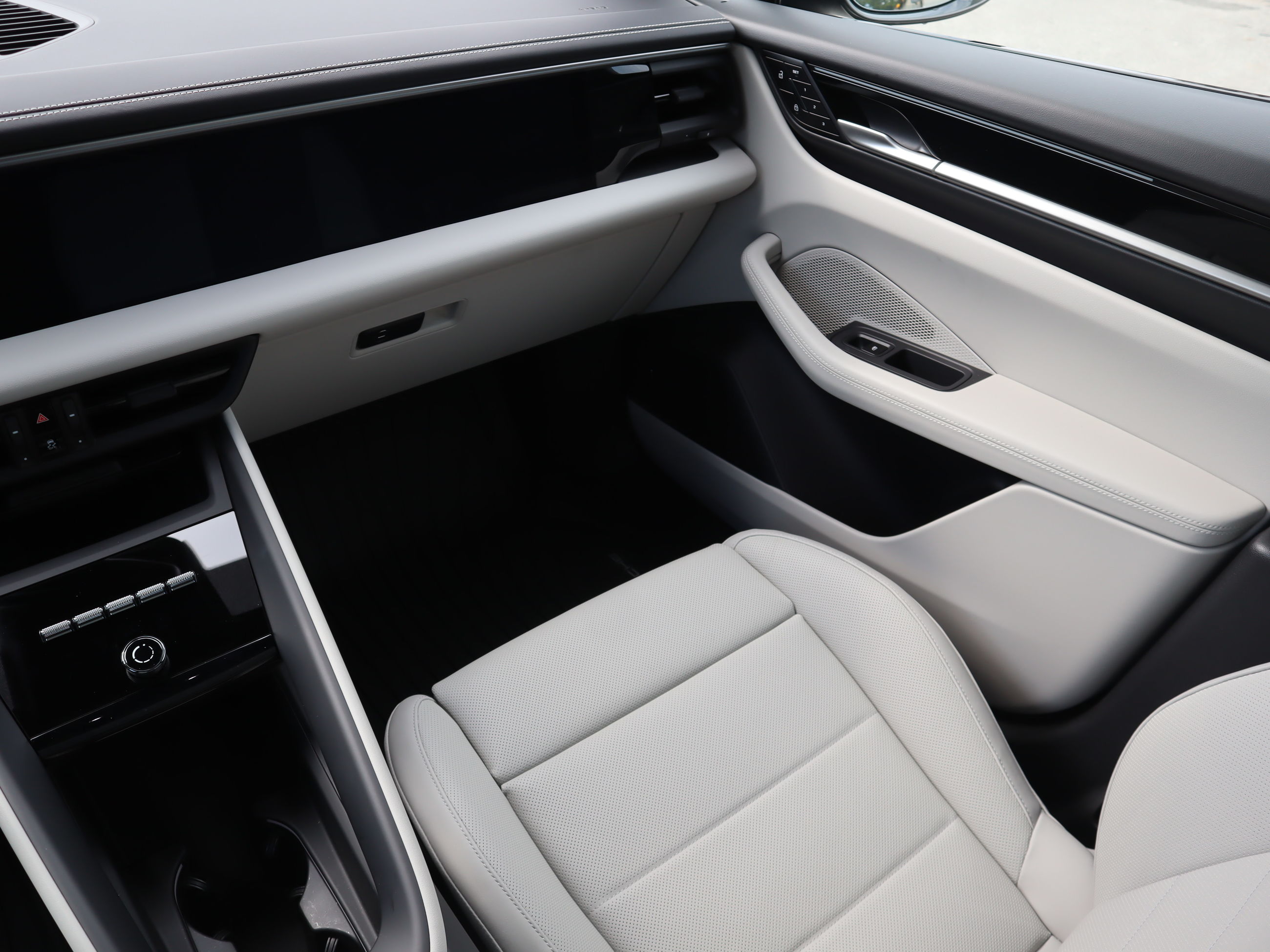 Porsche Macan  2025 à Vancouver, Colombie-Britannique
