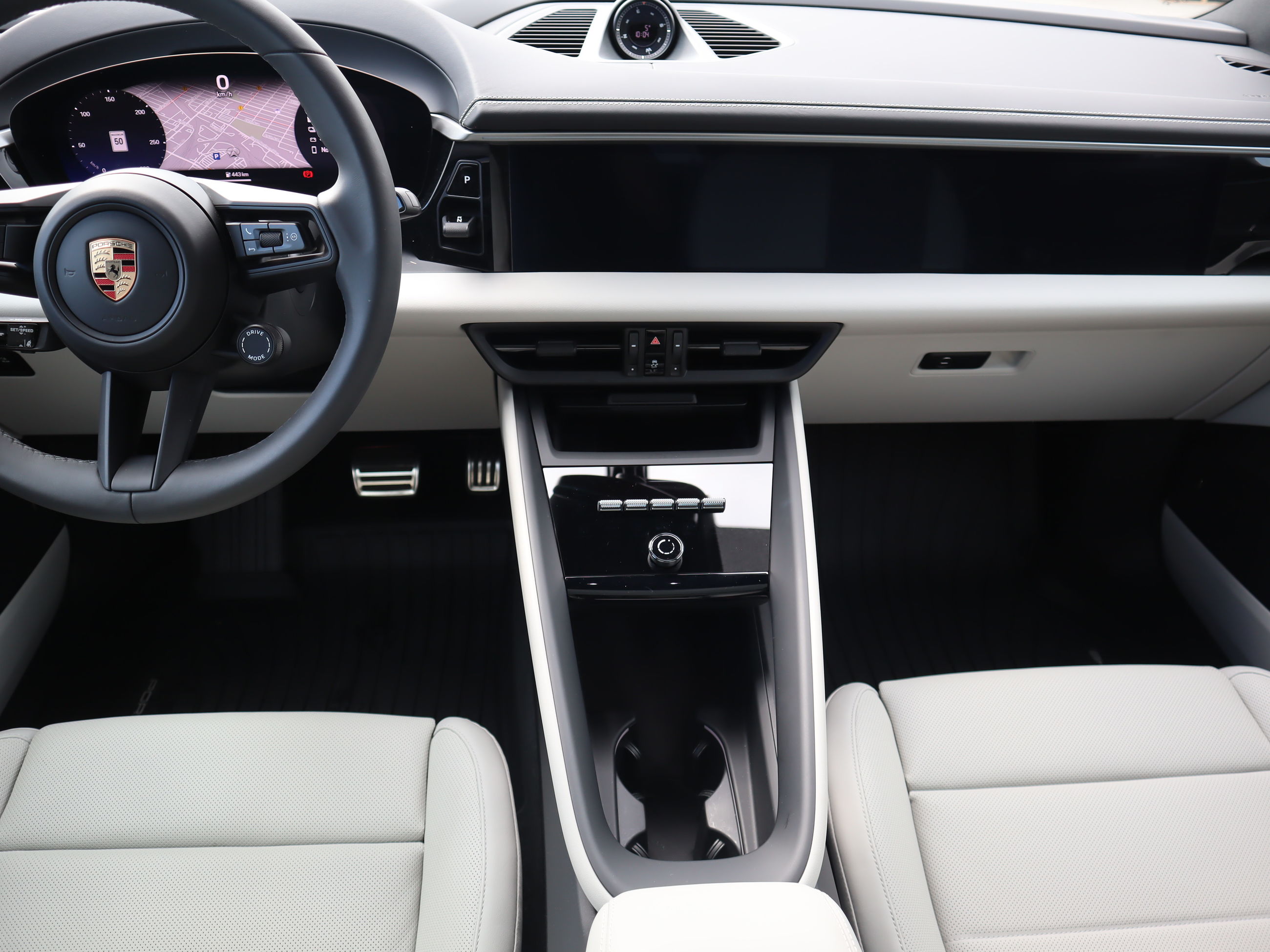 Porsche Macan  2025 à Vancouver, Colombie-Britannique