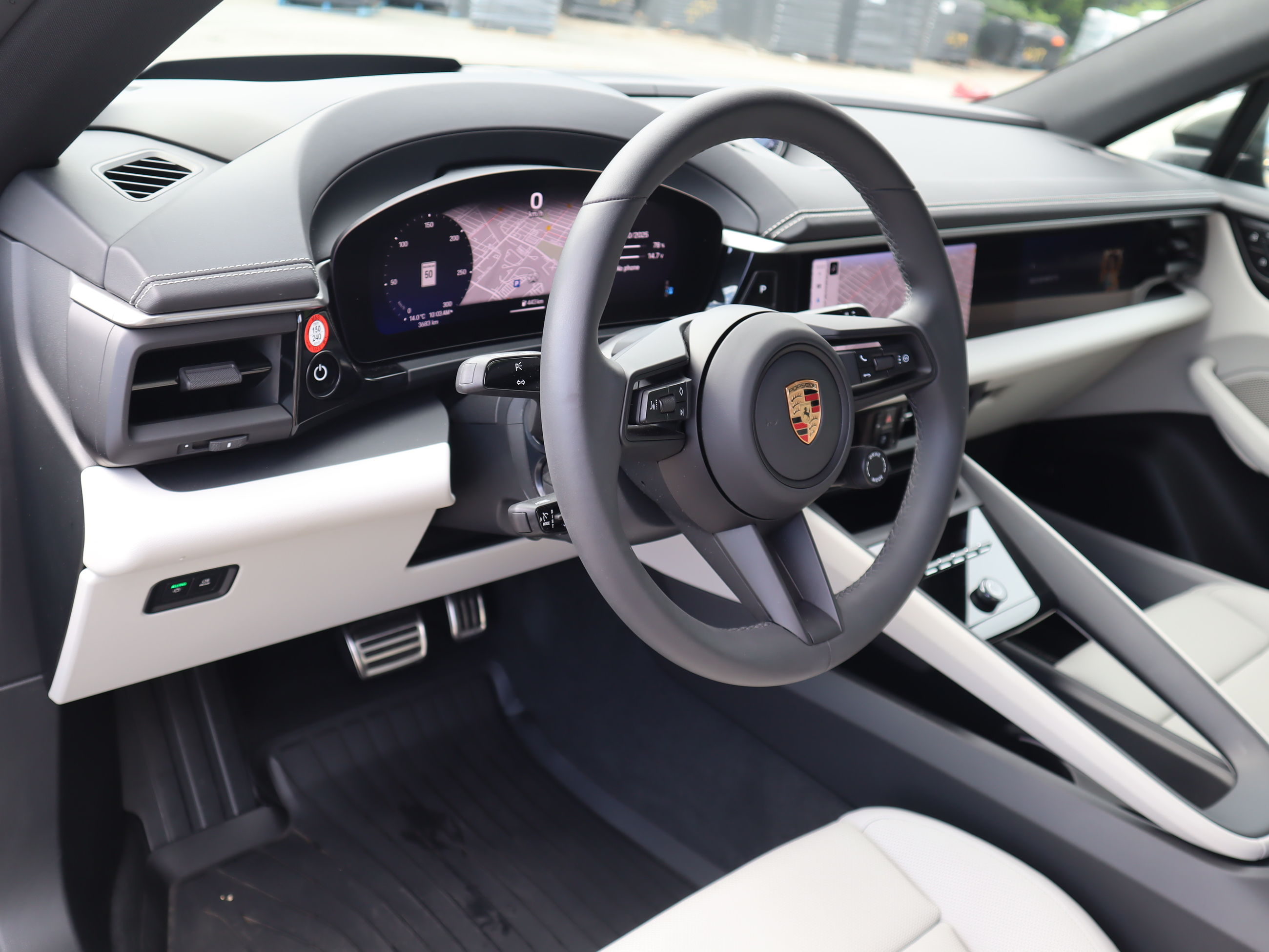 Porsche Macan  2025 à Vancouver, Colombie-Britannique