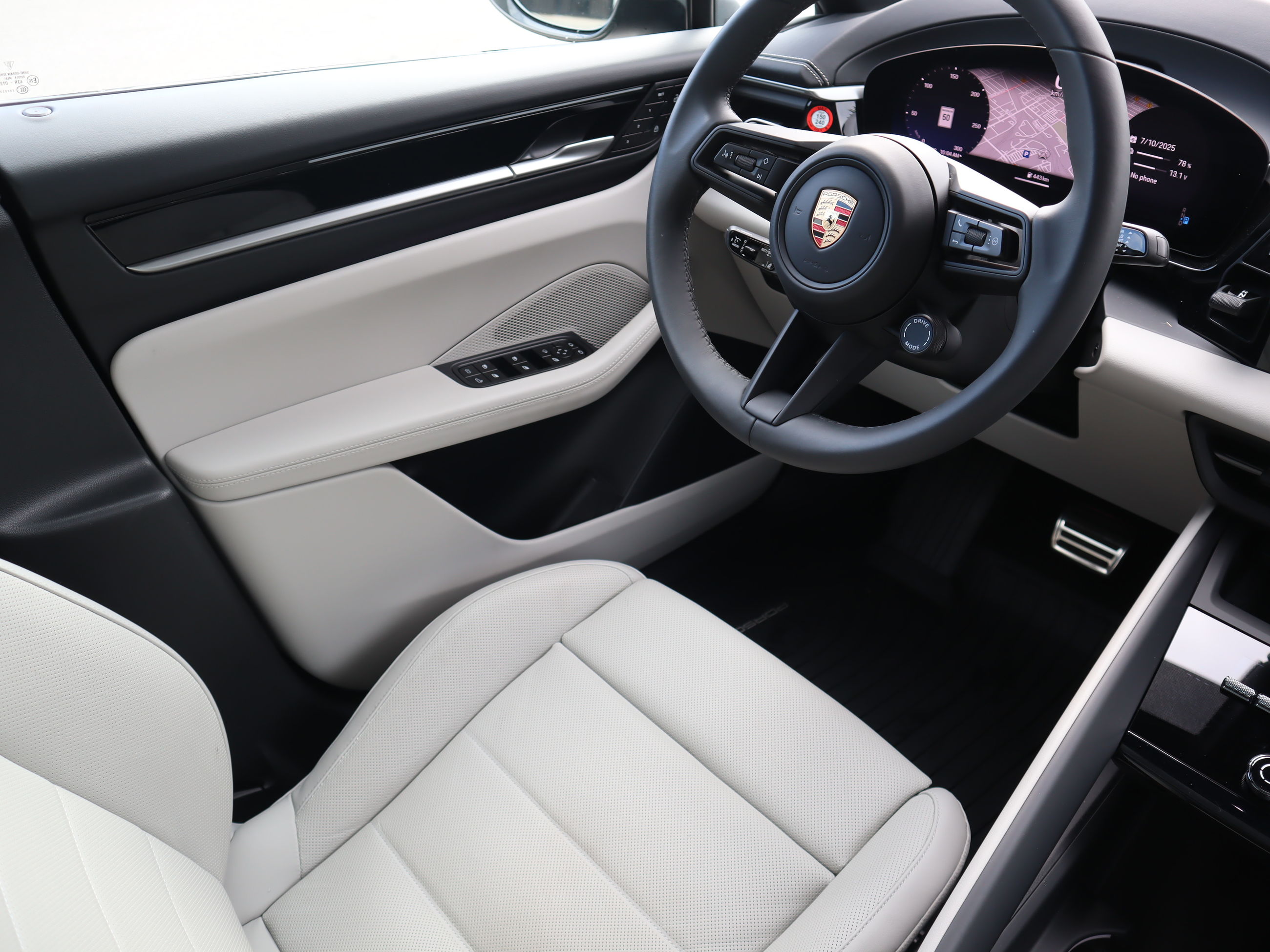Porsche Macan  2025 à Vancouver, Colombie-Britannique