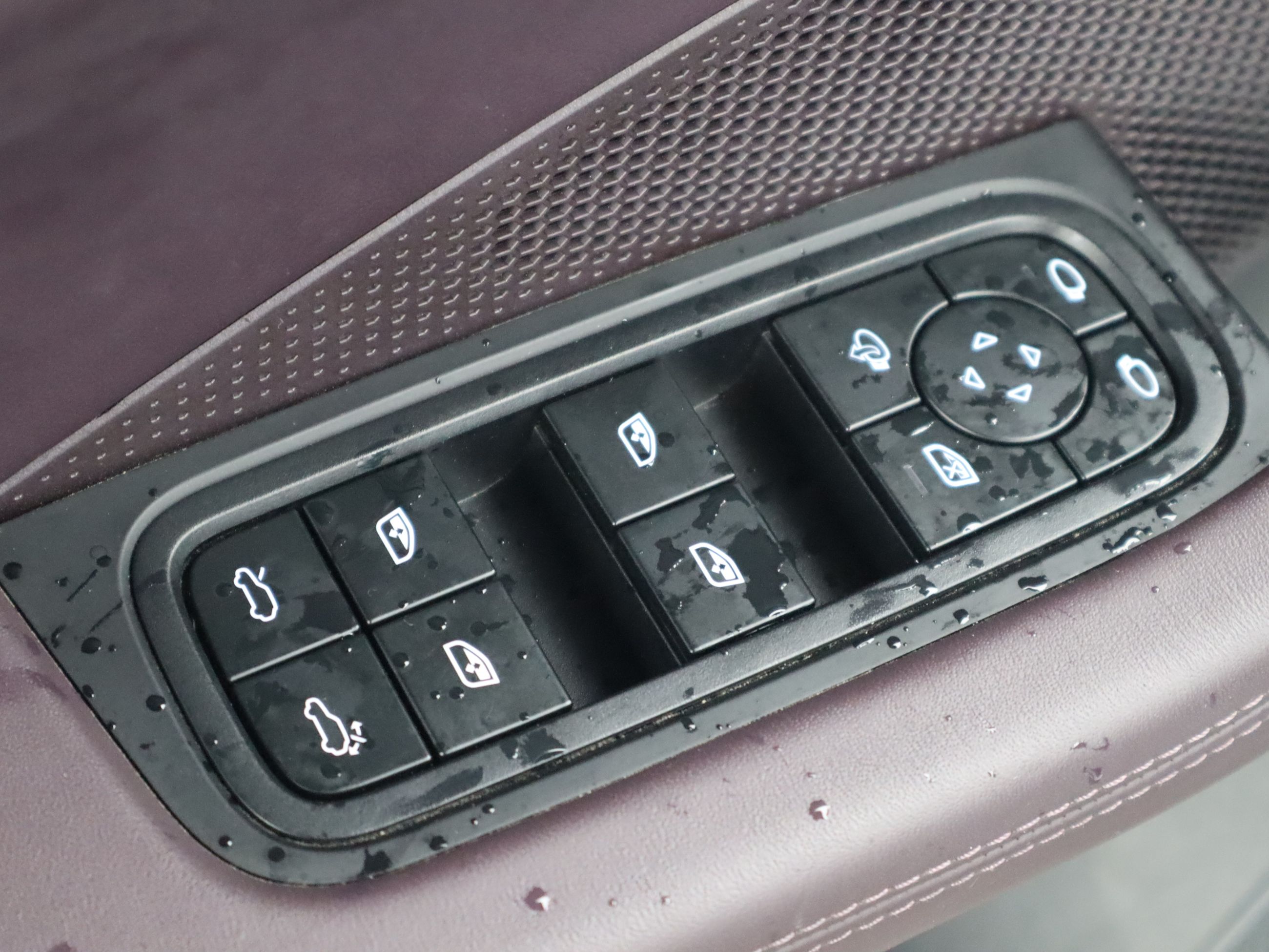 Porsche Macan  2025 à Vancouver, Colombie-Britannique