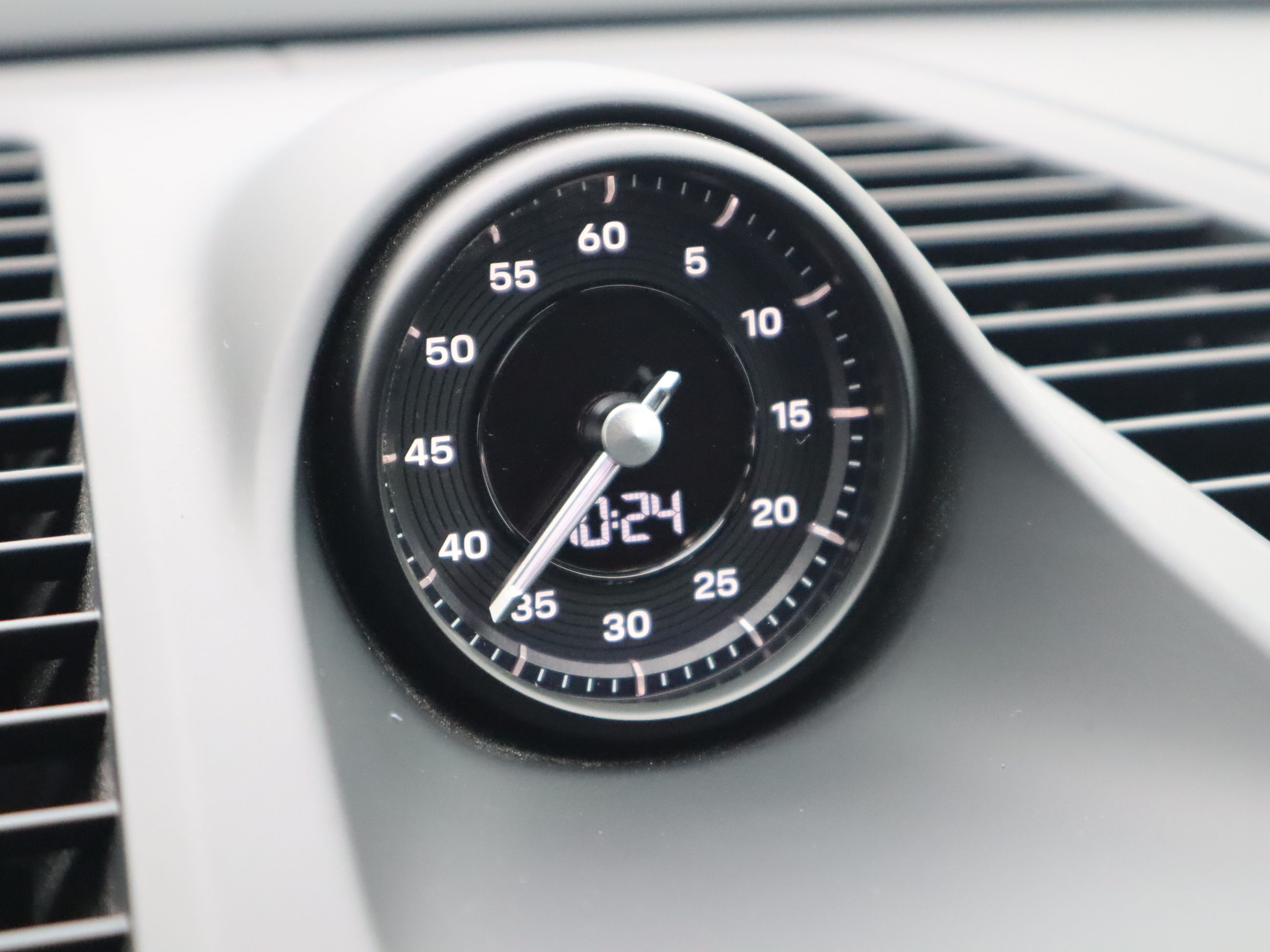 Porsche Macan  2025 à Vancouver, Colombie-Britannique