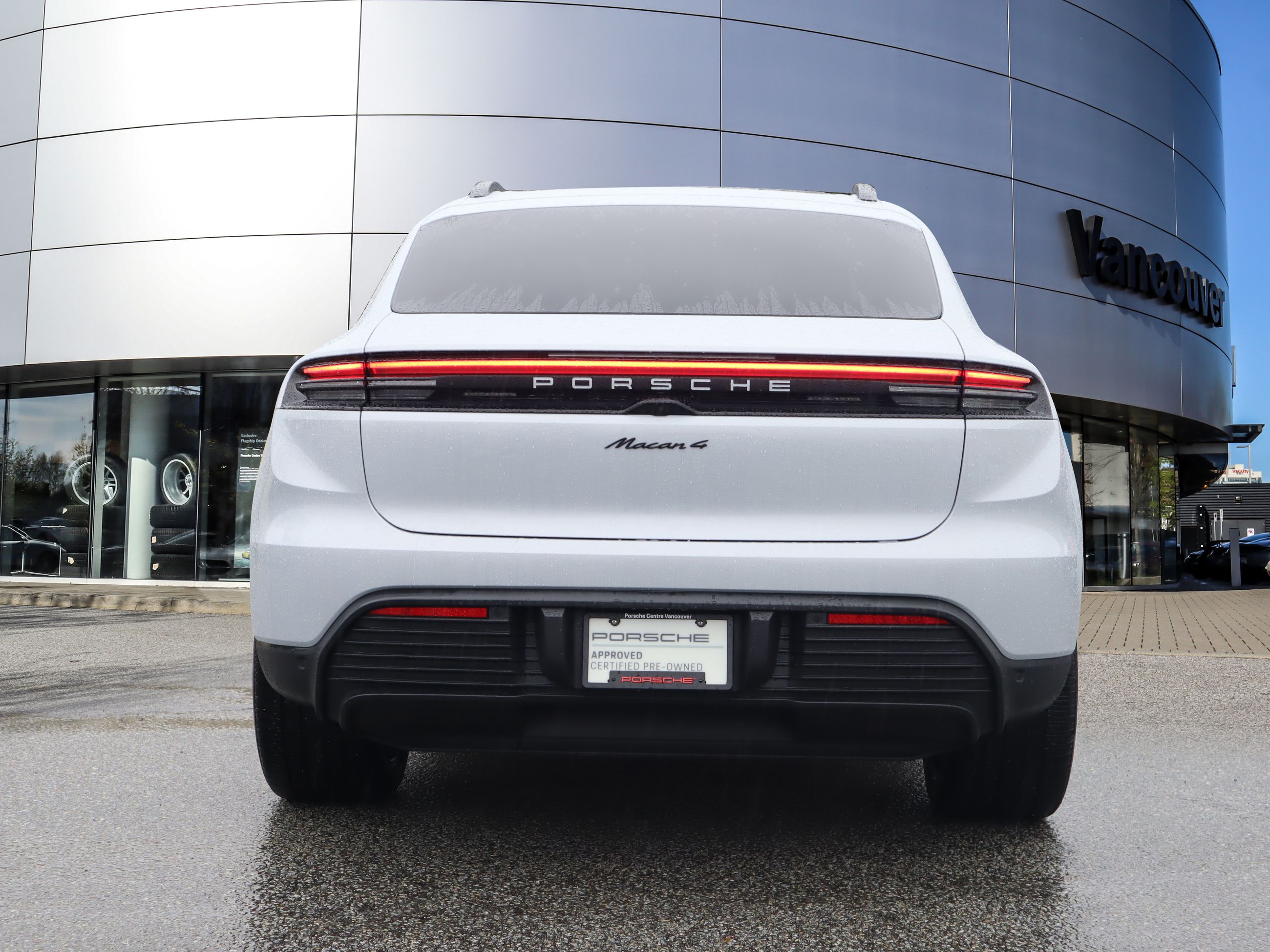Porsche Macan  2025 à Vancouver, Colombie-Britannique