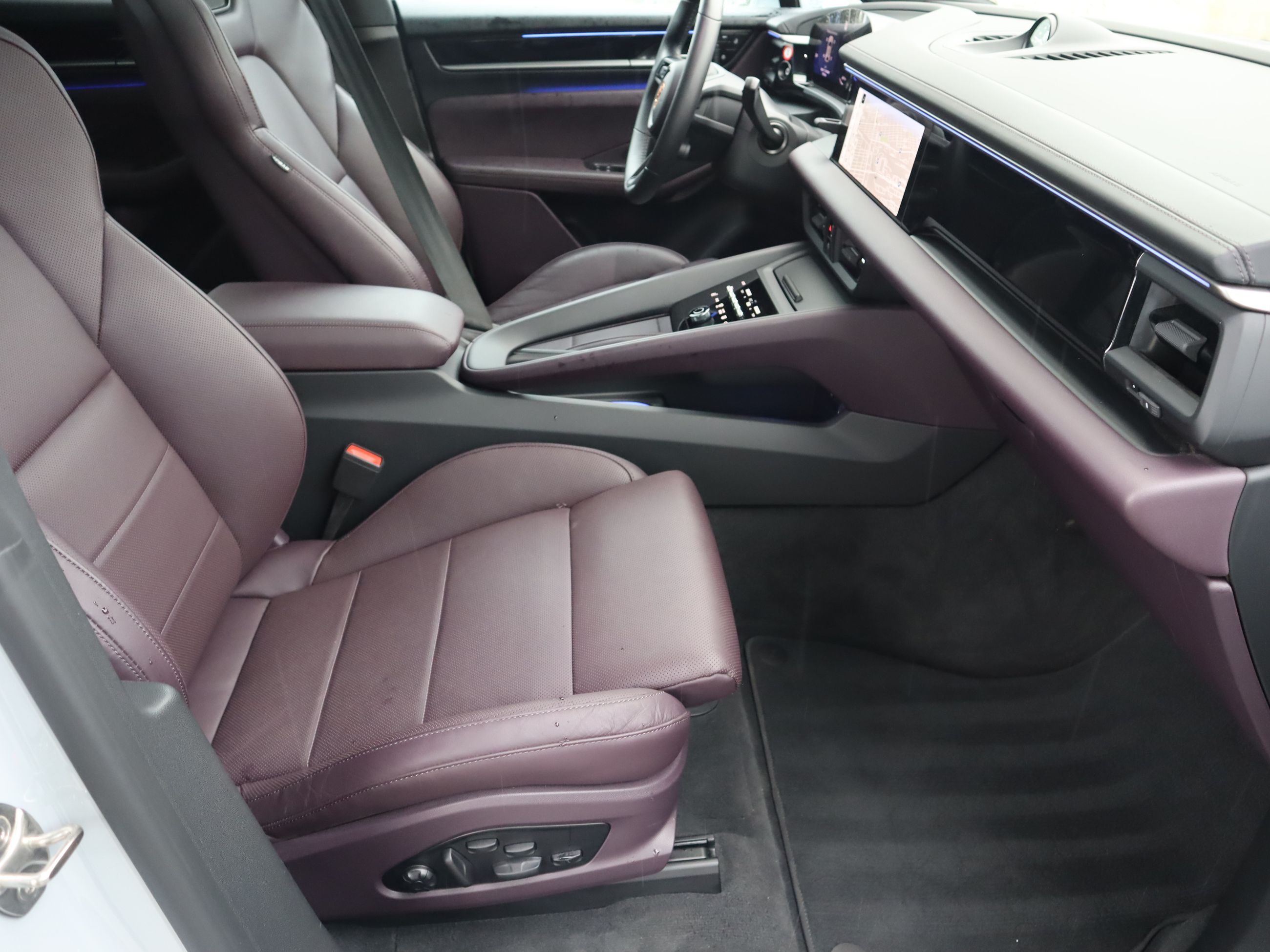 Porsche Macan  2025 à Vancouver, Colombie-Britannique