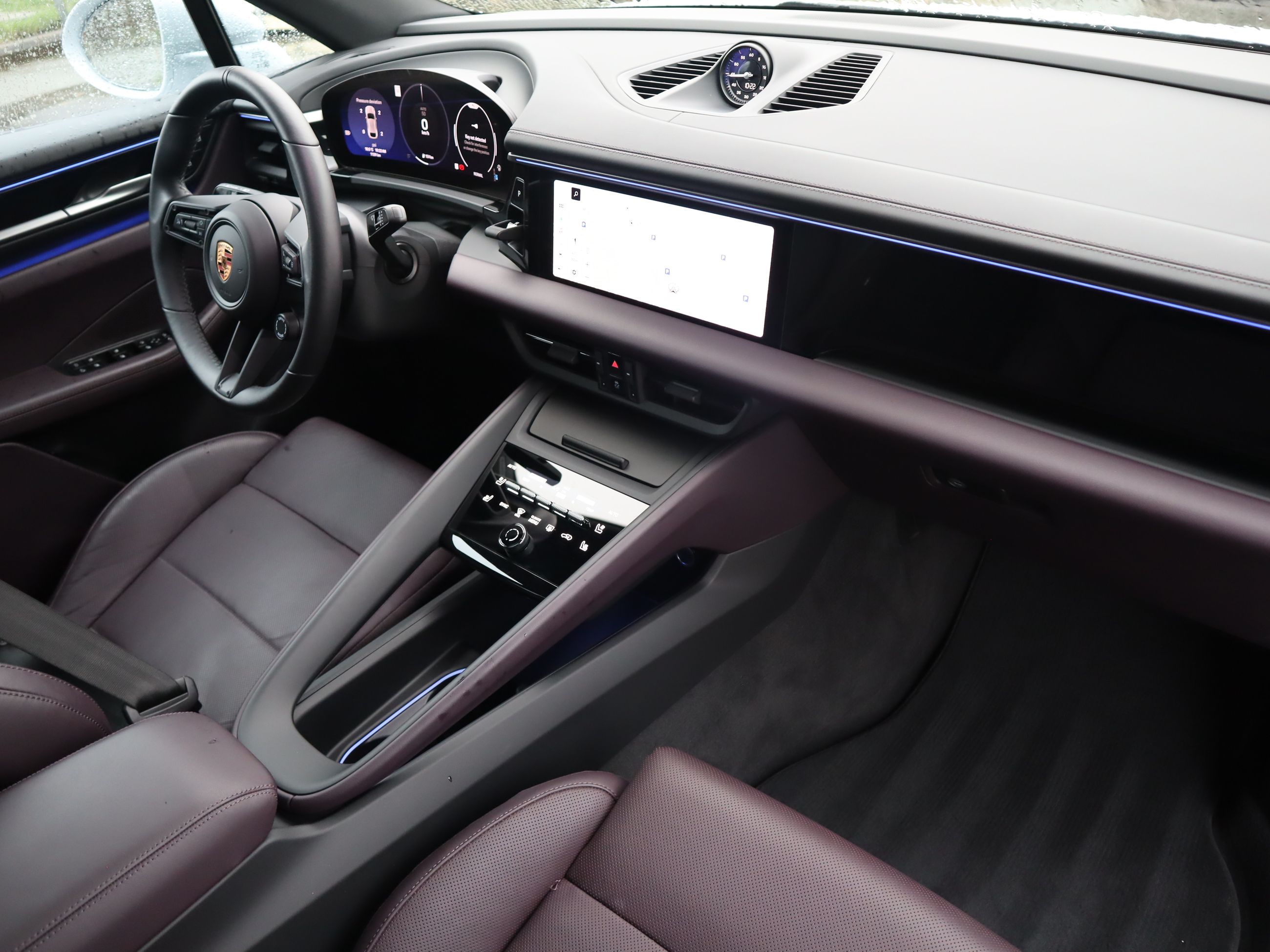 Porsche Macan  2025 à Vancouver, Colombie-Britannique