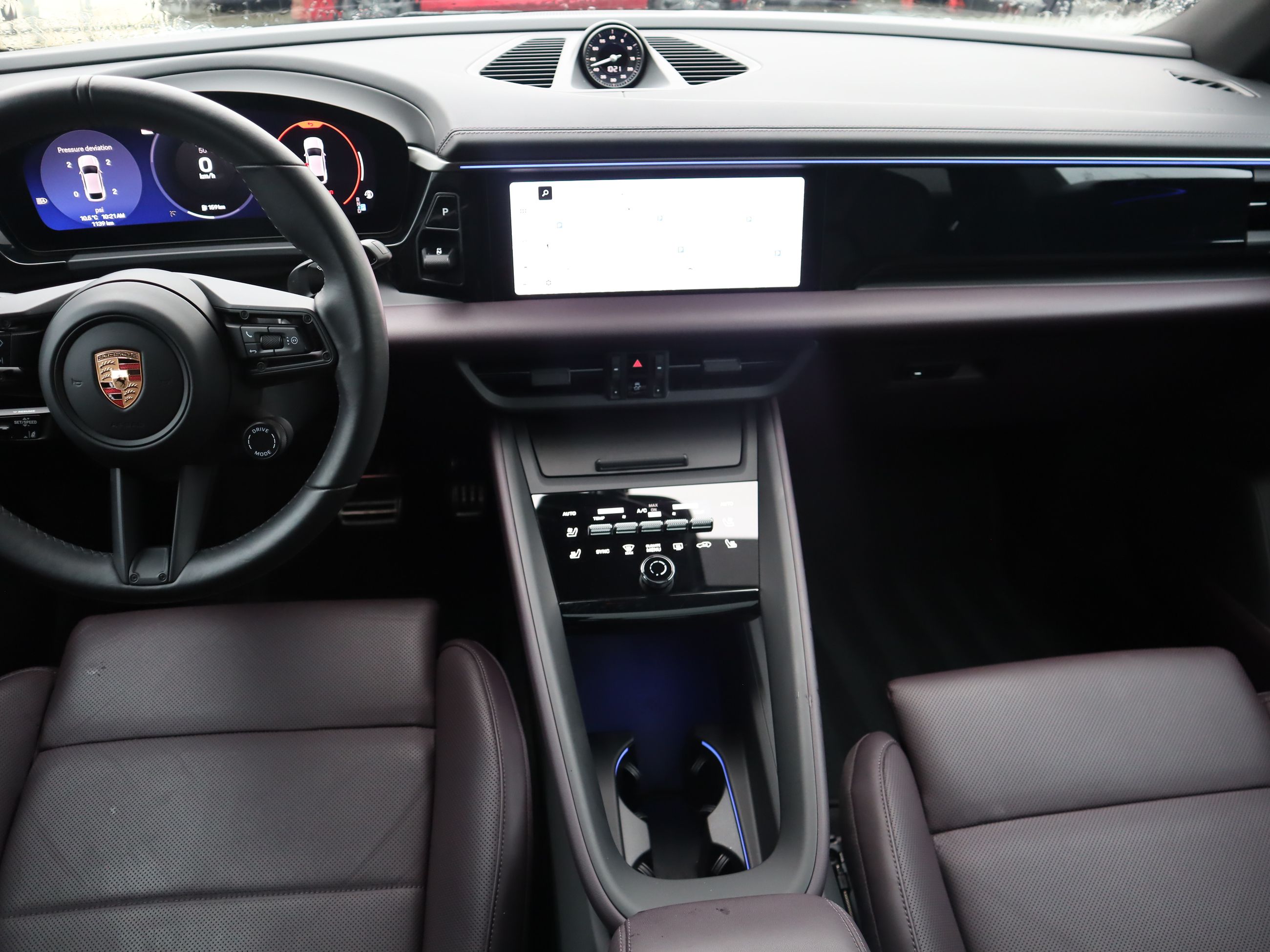 Porsche Macan  2025 à Vancouver, Colombie-Britannique