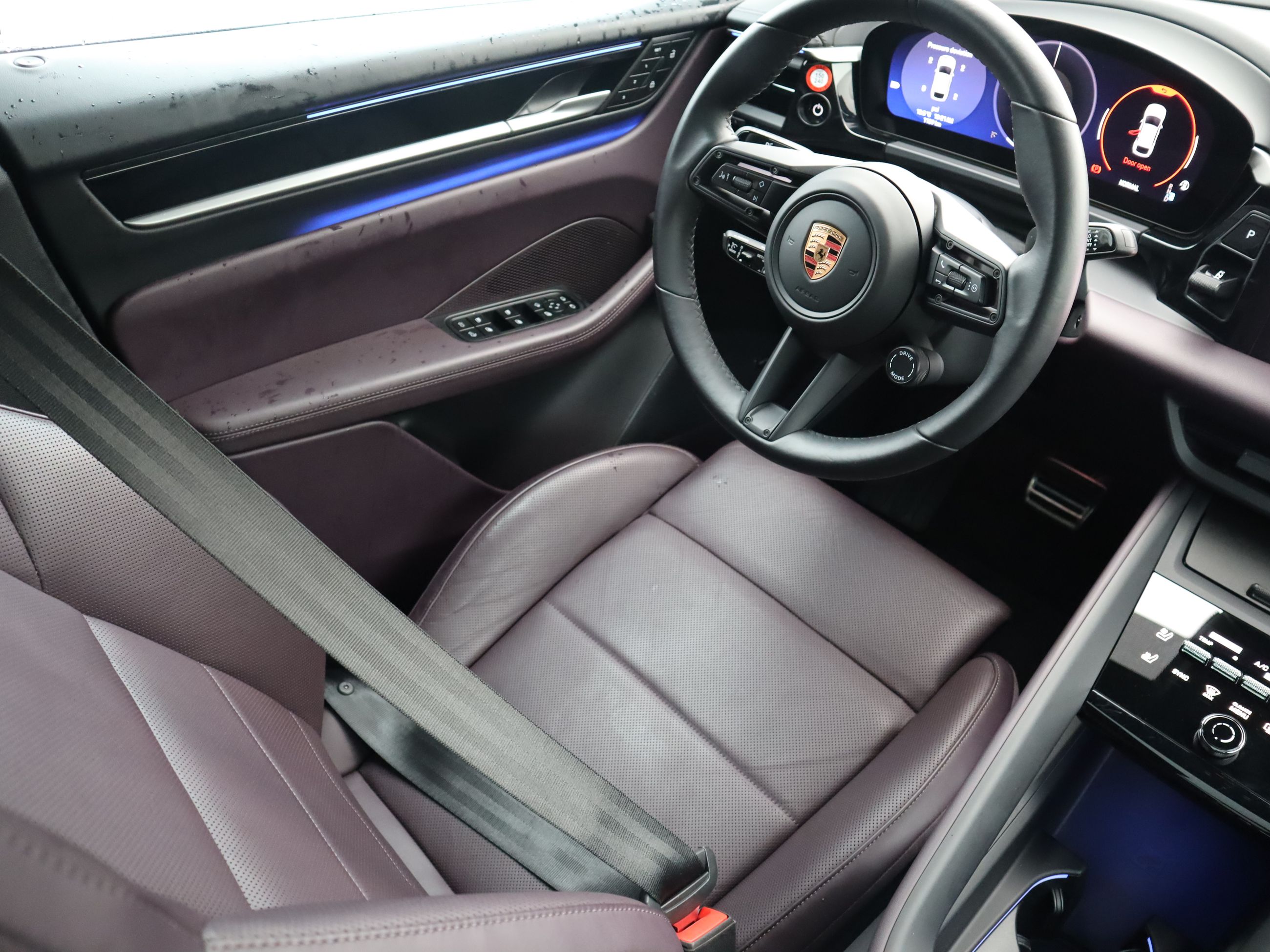 Porsche Macan  2025 à Vancouver, Colombie-Britannique