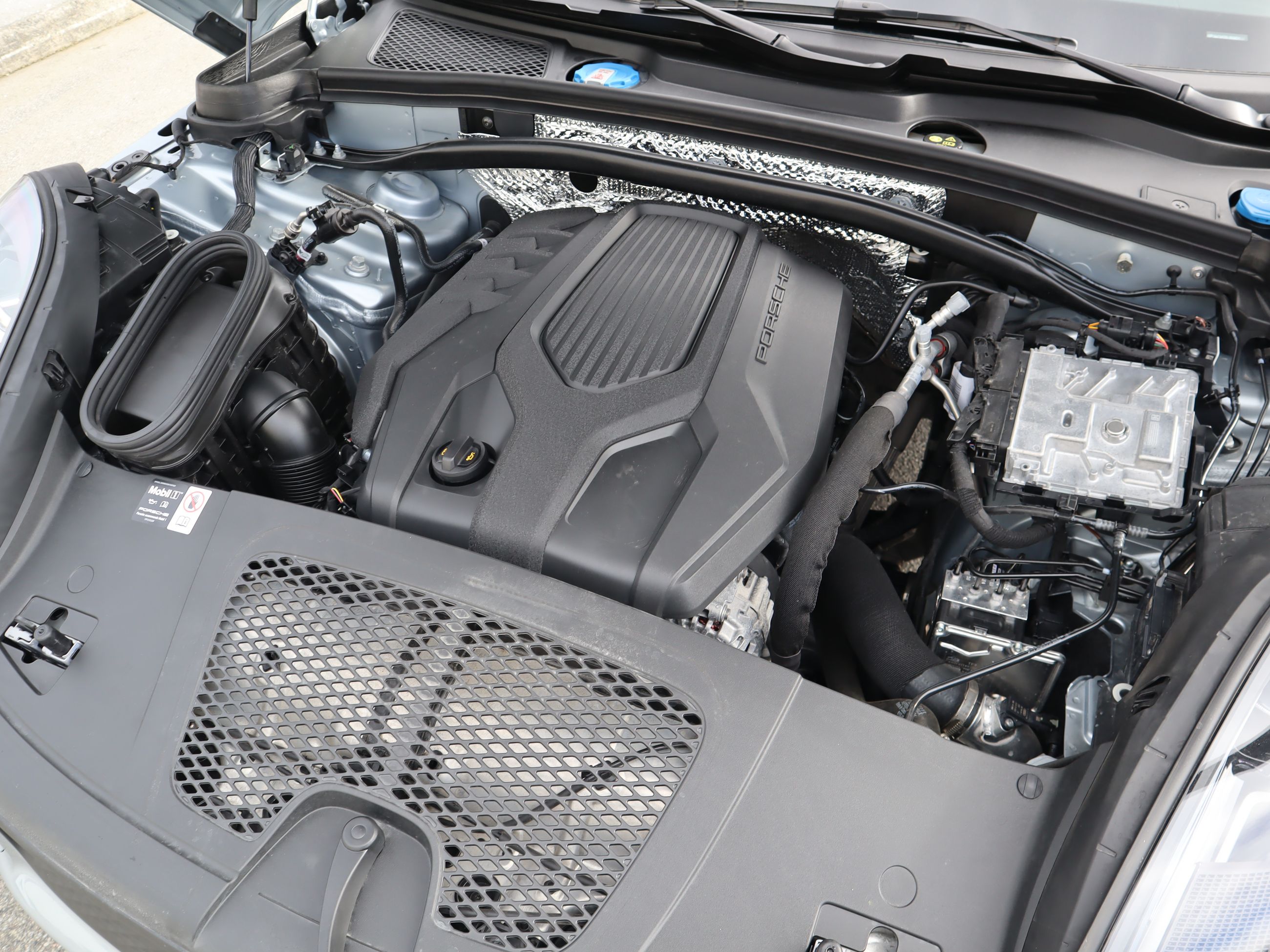 Porsche Macan  2025 à Vancouver, Colombie-Britannique