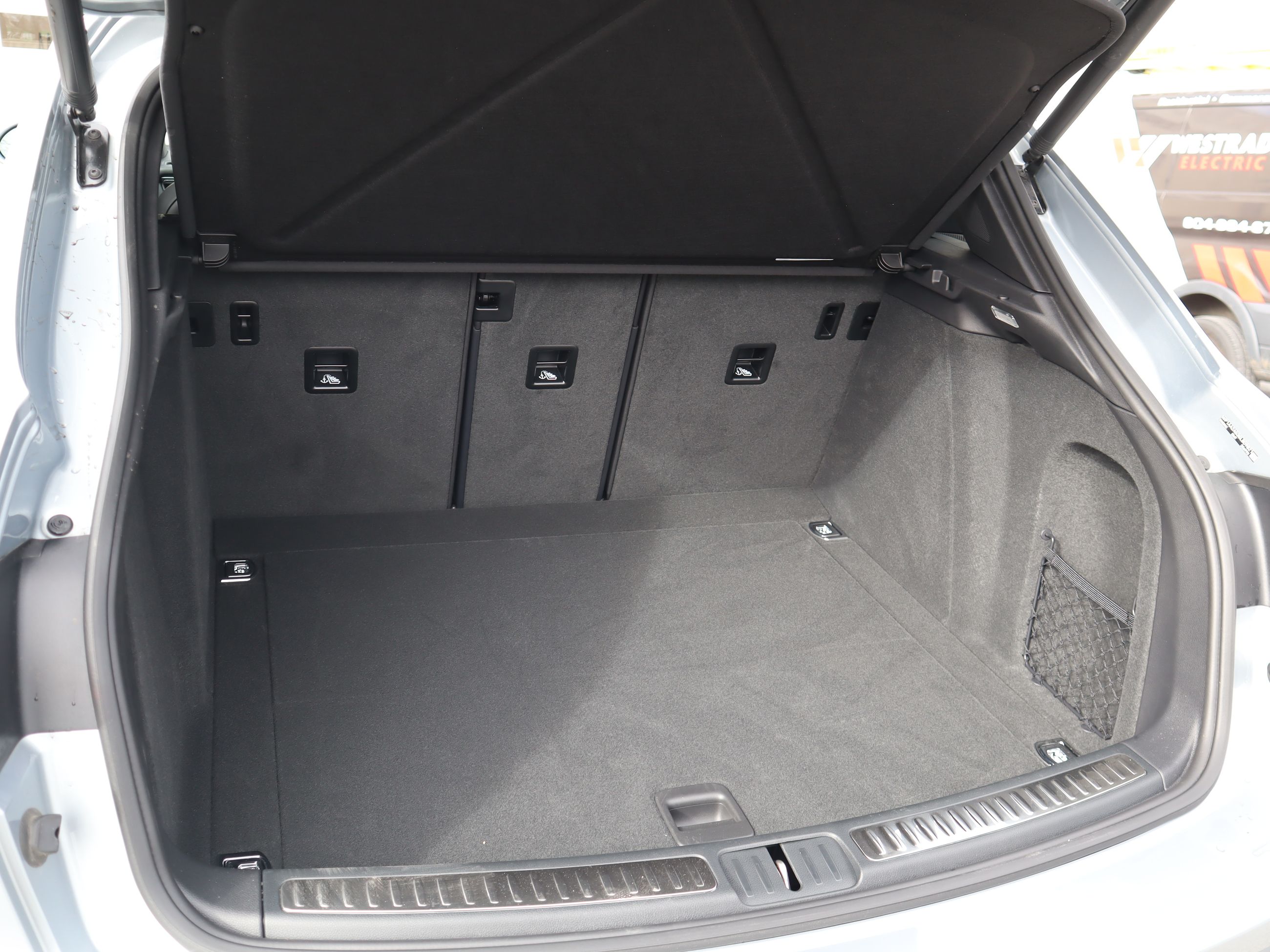 Porsche Macan  2025 à Vancouver, Colombie-Britannique