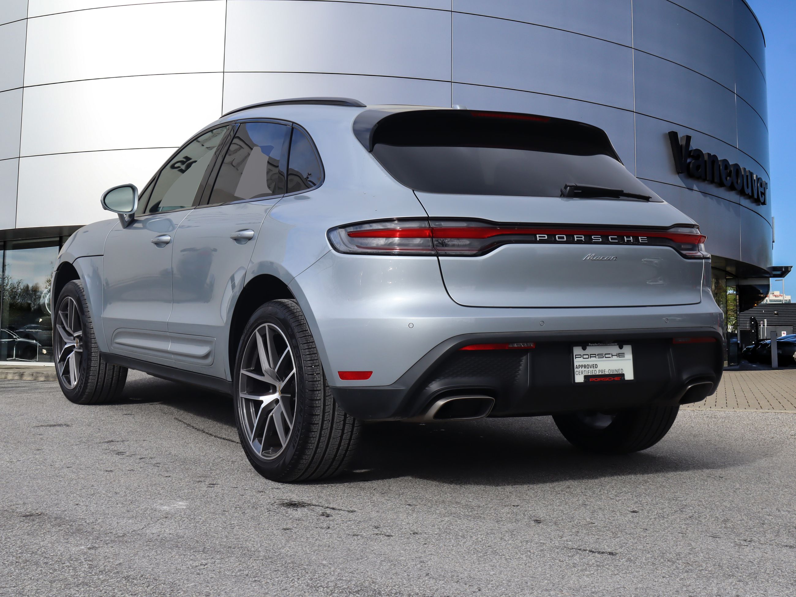 Porsche Macan  2025 à Vancouver, Colombie-Britannique