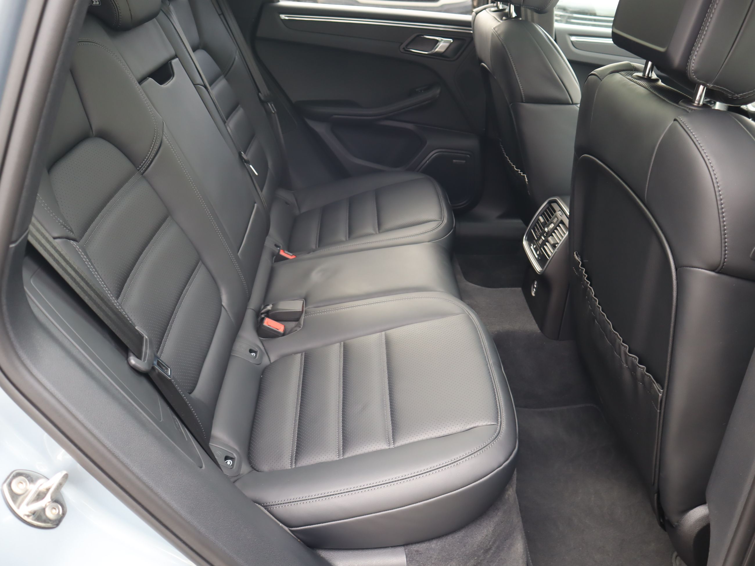 Porsche Macan  2025 à Vancouver, Colombie-Britannique