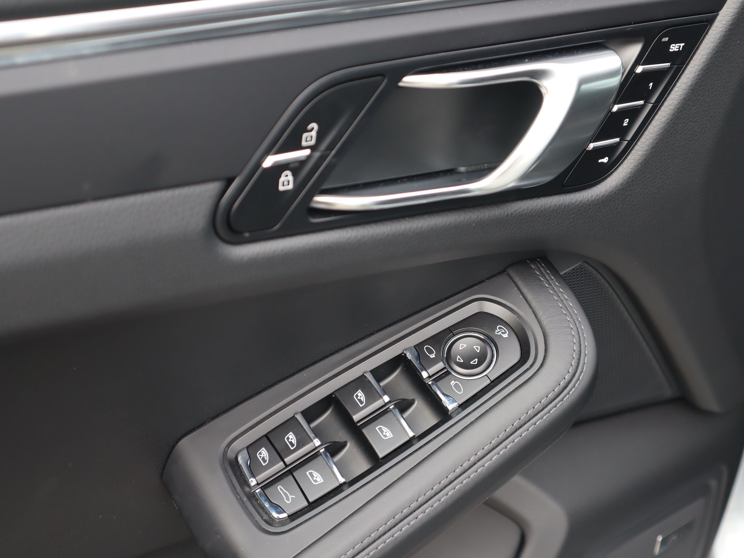 Porsche Macan  2025 à Vancouver, Colombie-Britannique