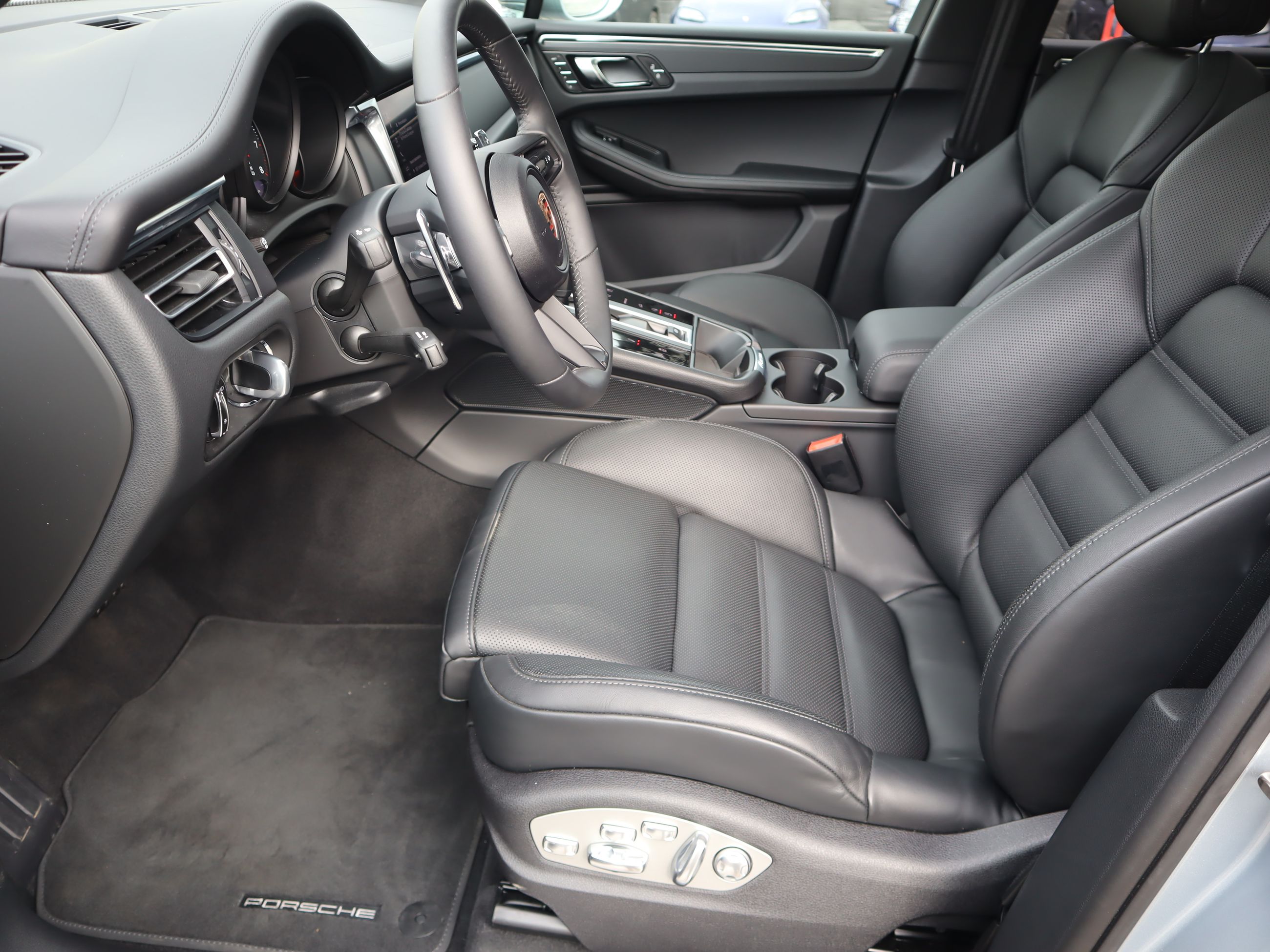 Porsche Macan  2025 à Vancouver, Colombie-Britannique