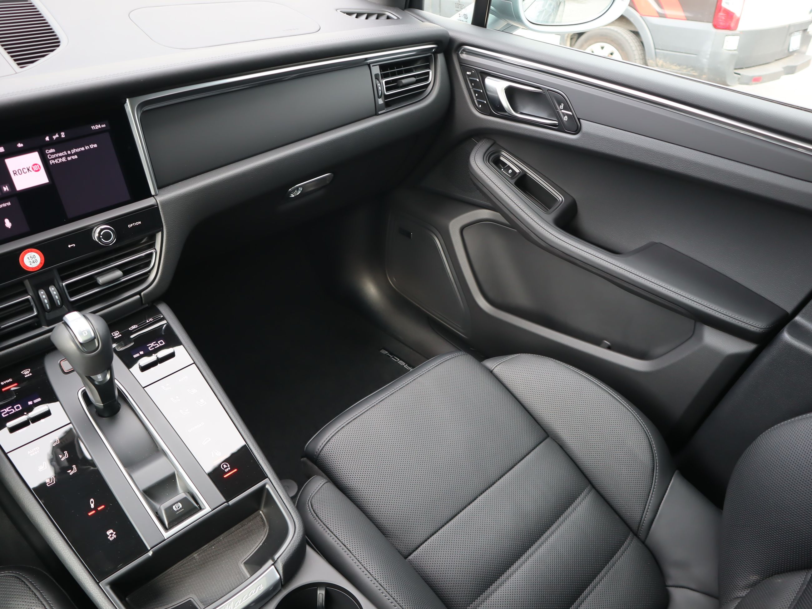 Porsche Macan  2025 à Vancouver, Colombie-Britannique