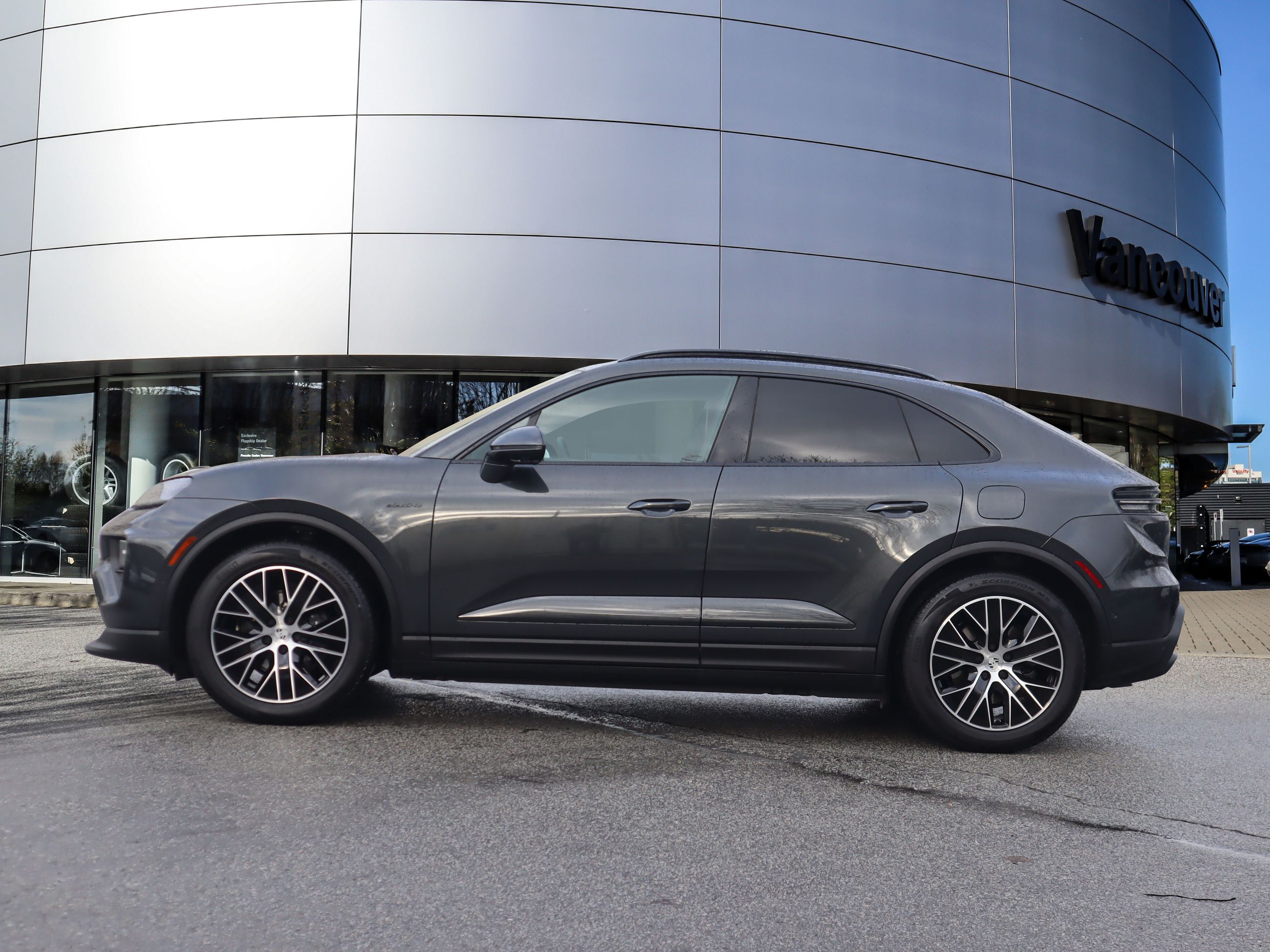 2025 Porsche Macan in Vancouver, British Columbia