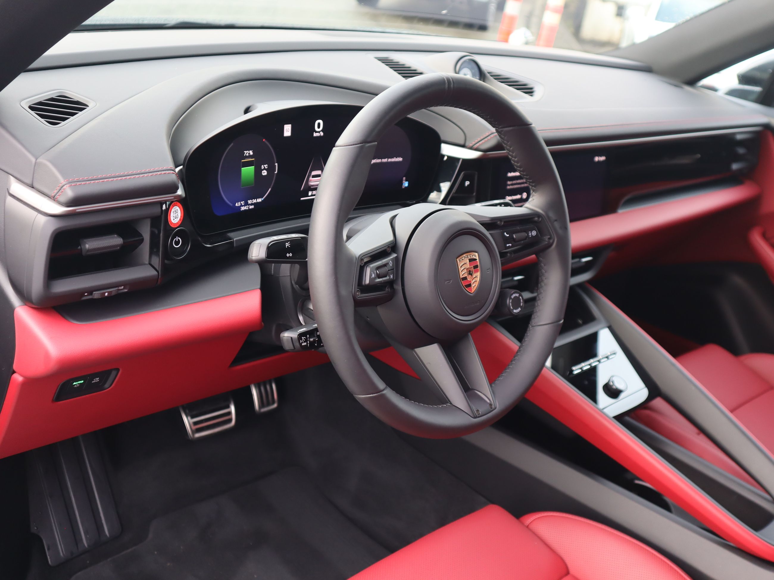 2025 Porsche Macan in Vancouver, British Columbia