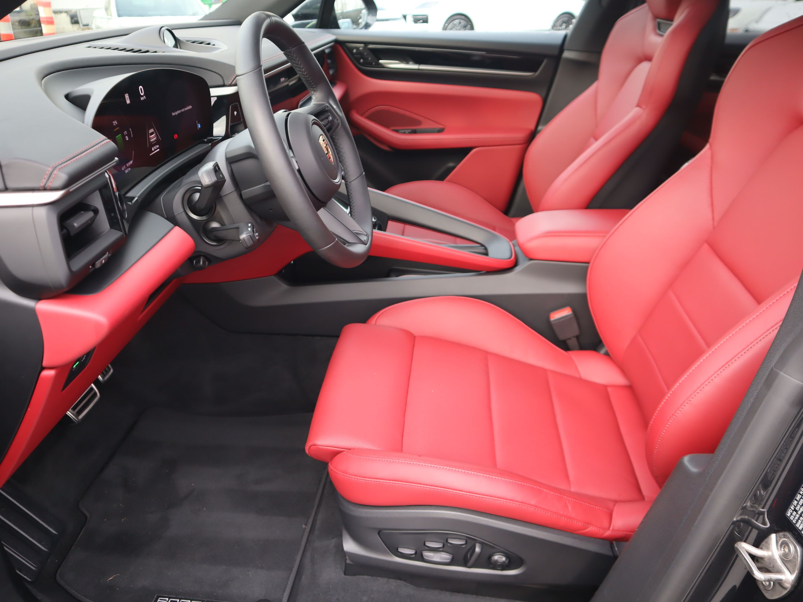 2025 Porsche Macan in Vancouver, British Columbia