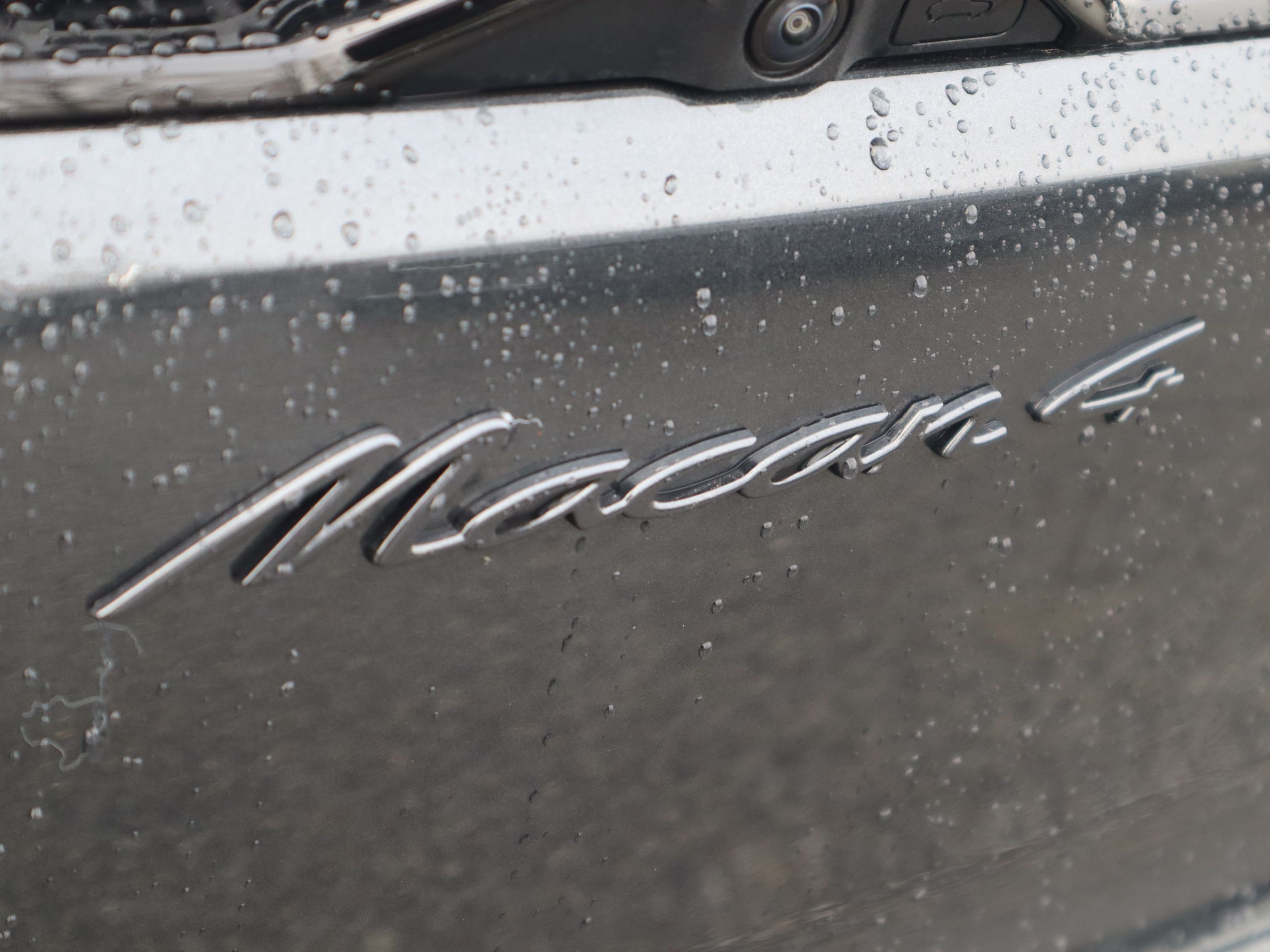 2025 Porsche Macan in Vancouver, British Columbia