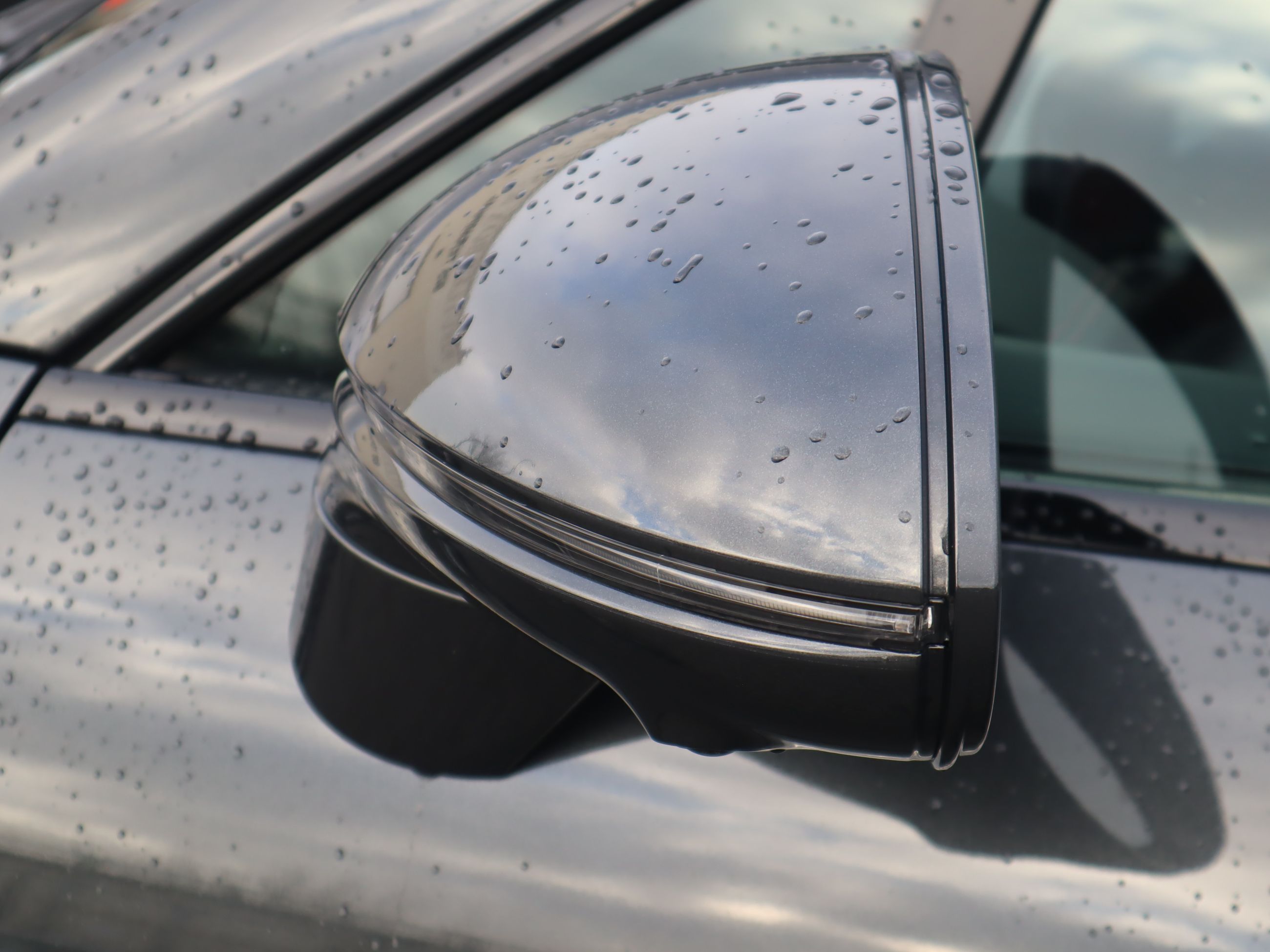 2025 Porsche Macan in Vancouver, British Columbia