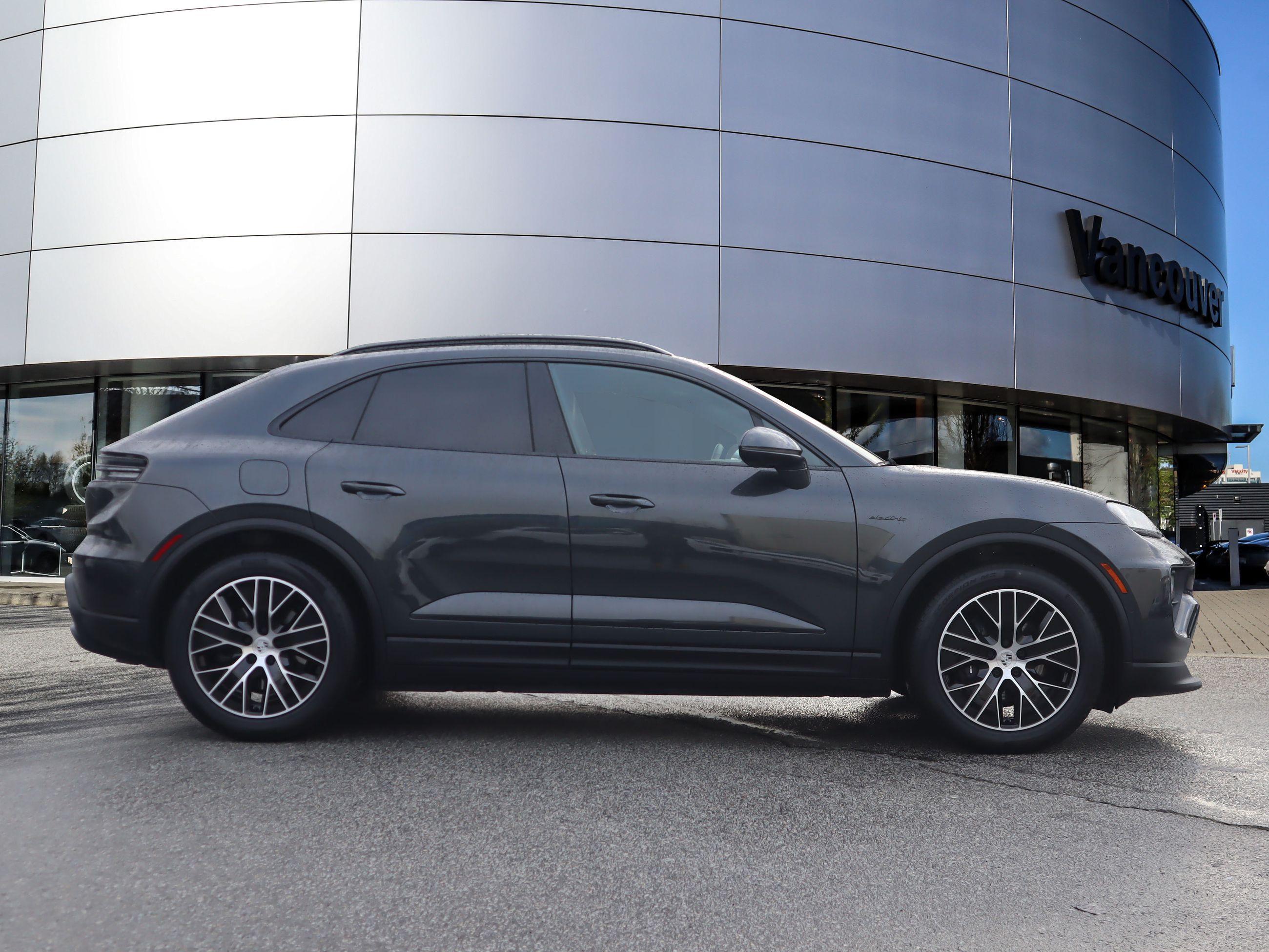 2025 Porsche Macan in Vancouver, British Columbia