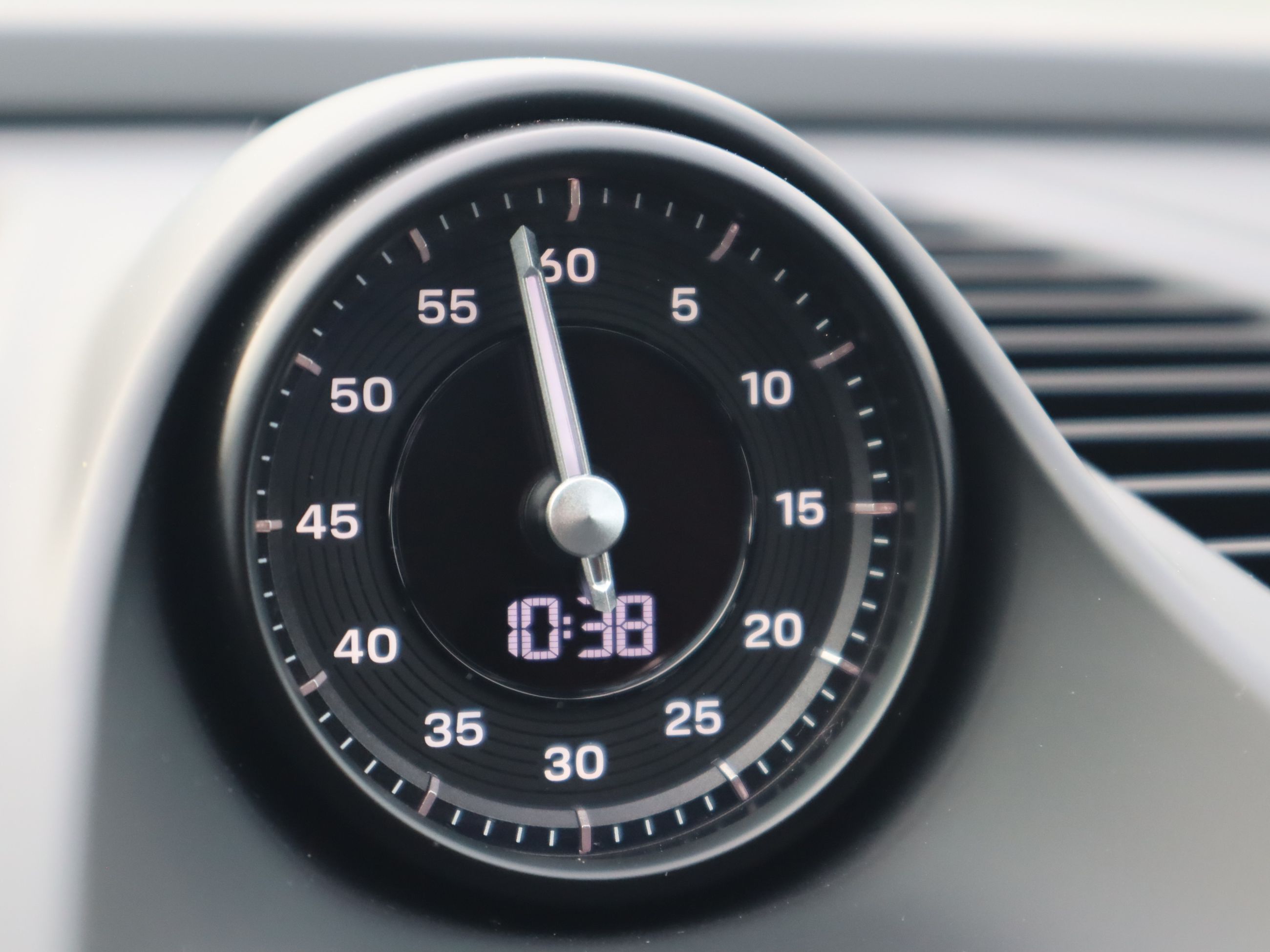 2025 Porsche Macan in Vancouver, British Columbia