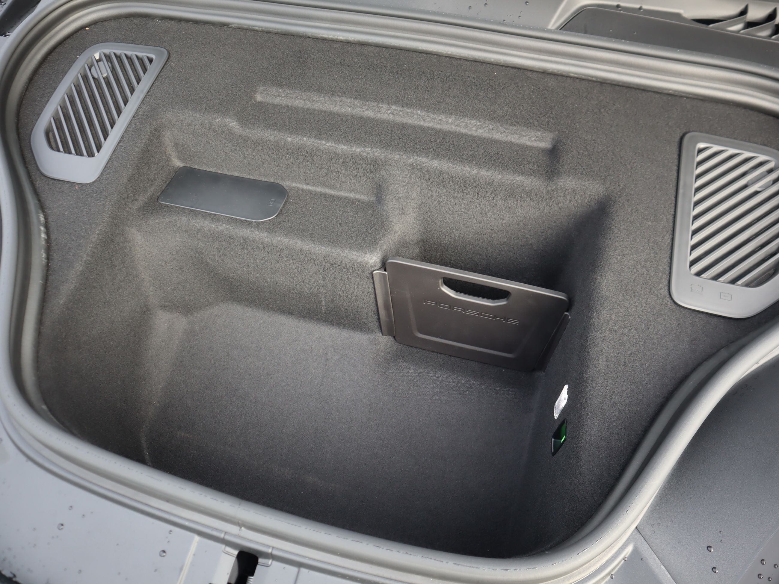 Porsche Macan  2025 à Vancouver, Colombie-Britannique