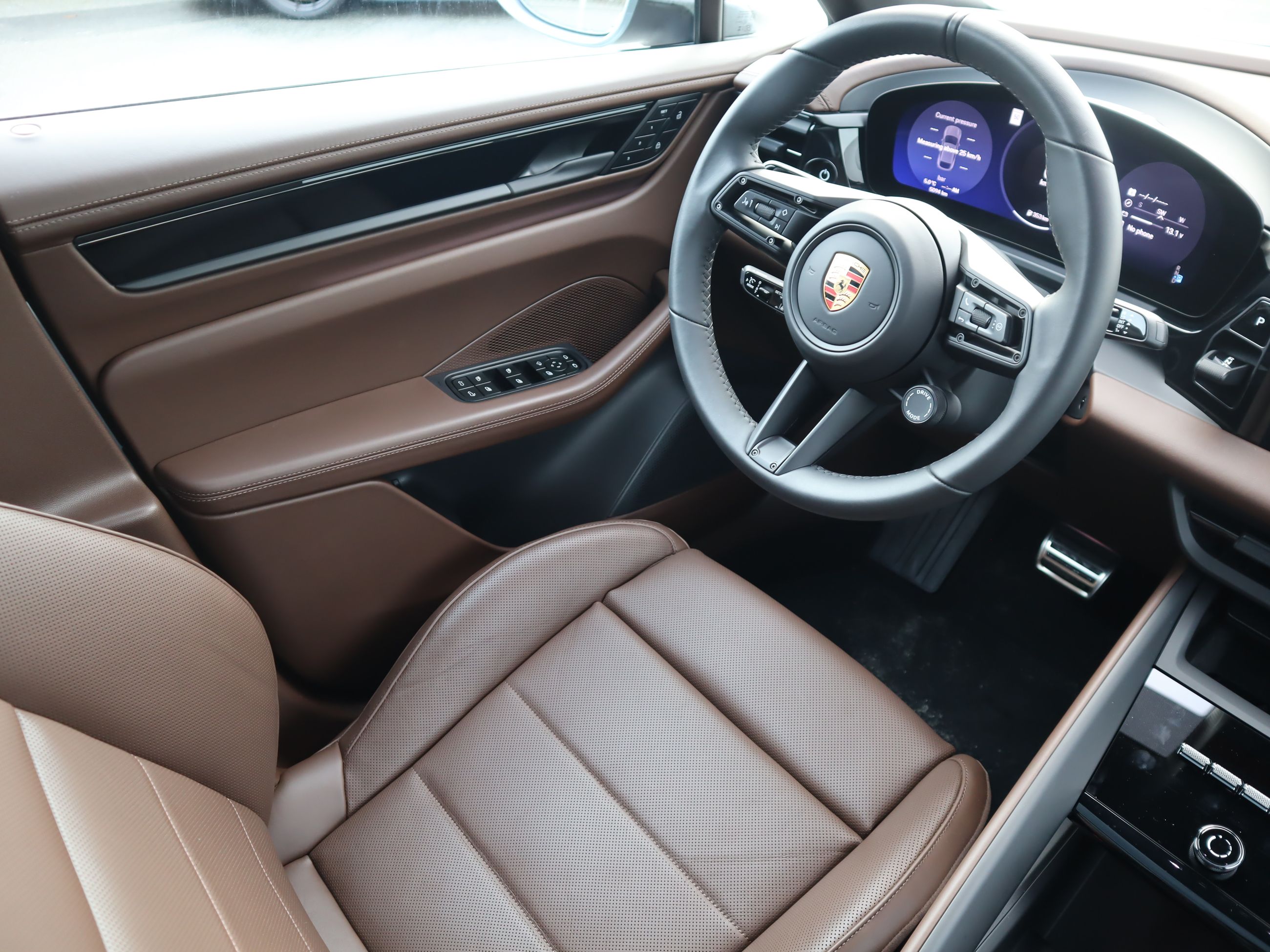 Porsche Macan  2025 à Vancouver, Colombie-Britannique