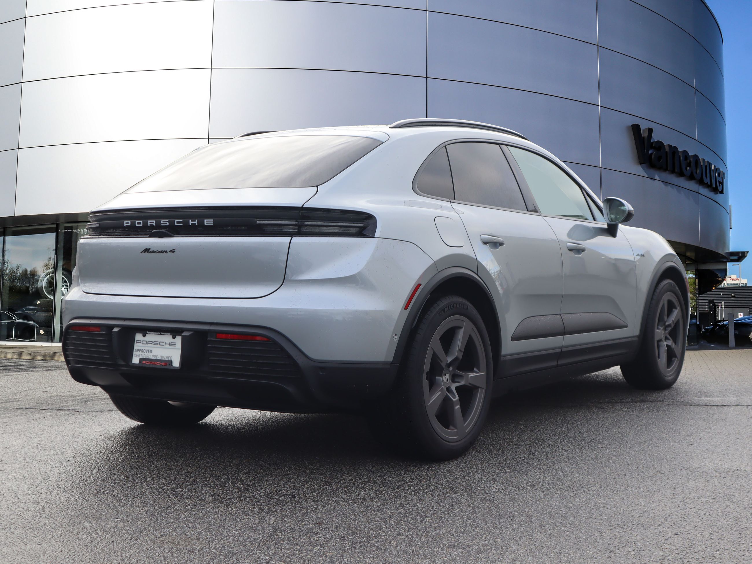Porsche Macan  2025 à Vancouver, Colombie-Britannique