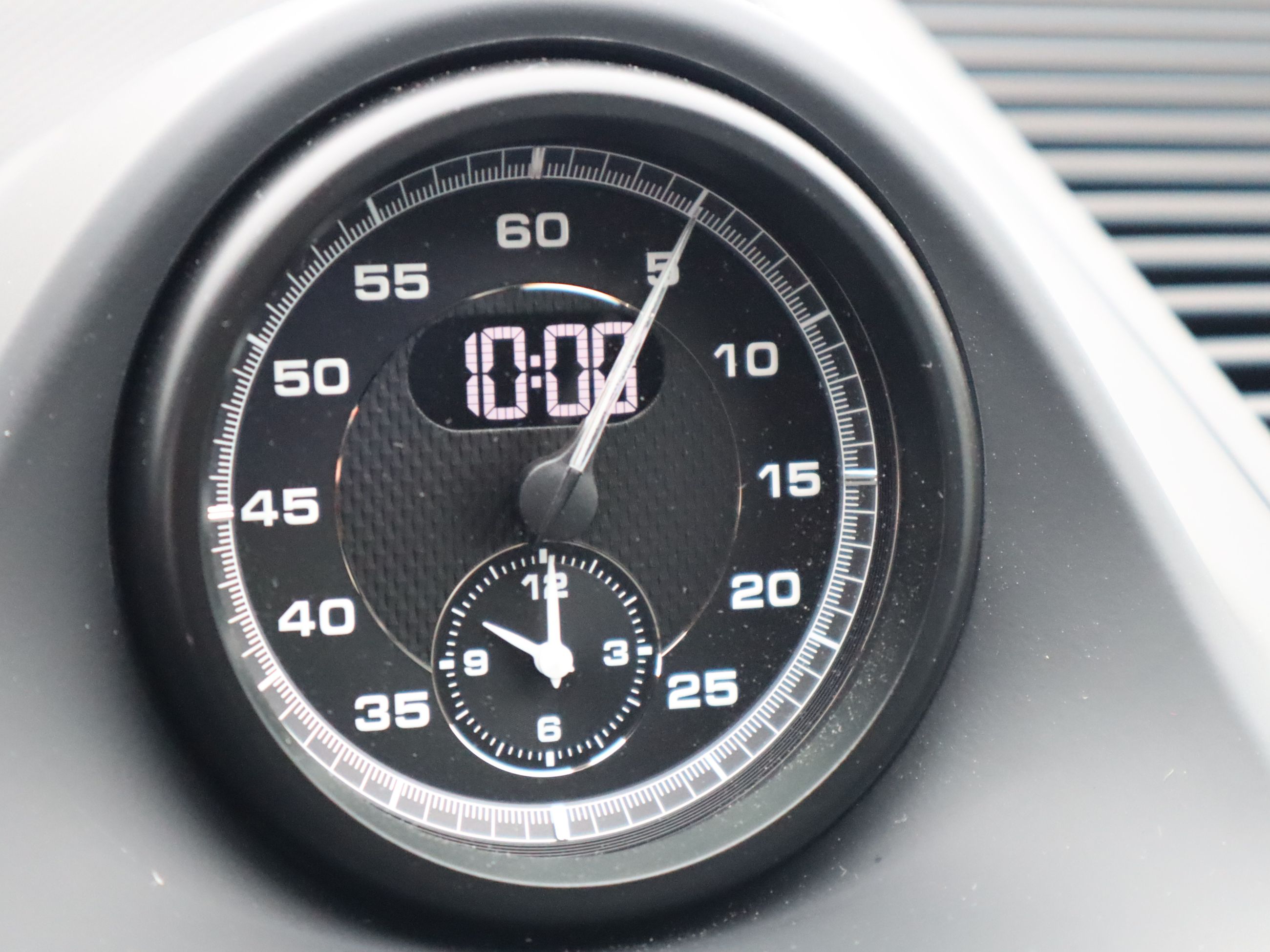 2025 Porsche Macan in Vancouver, British Columbia