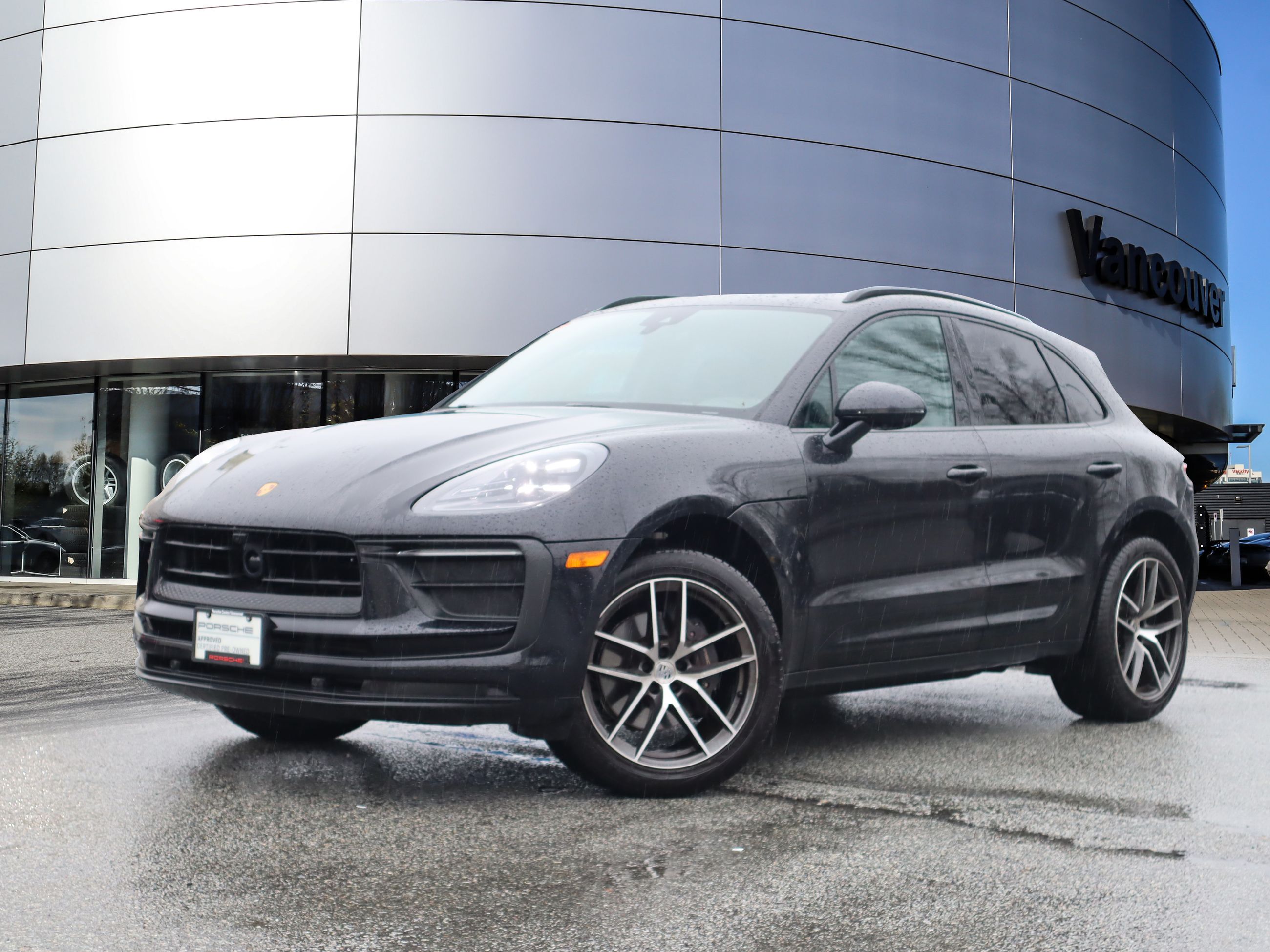 2025 Porsche Macan in Vancouver, British Columbia