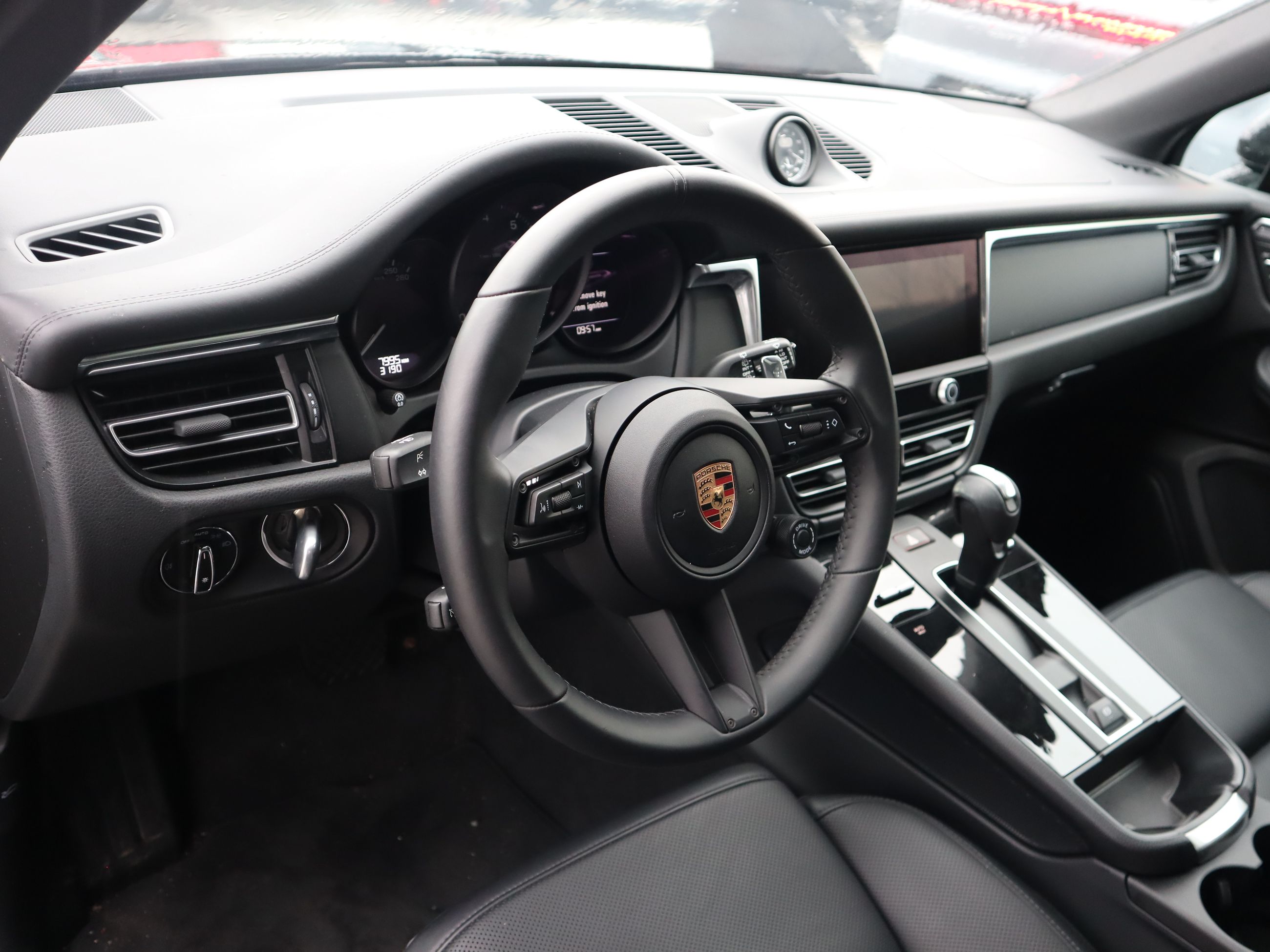 2025 Porsche Macan in Vancouver, British Columbia