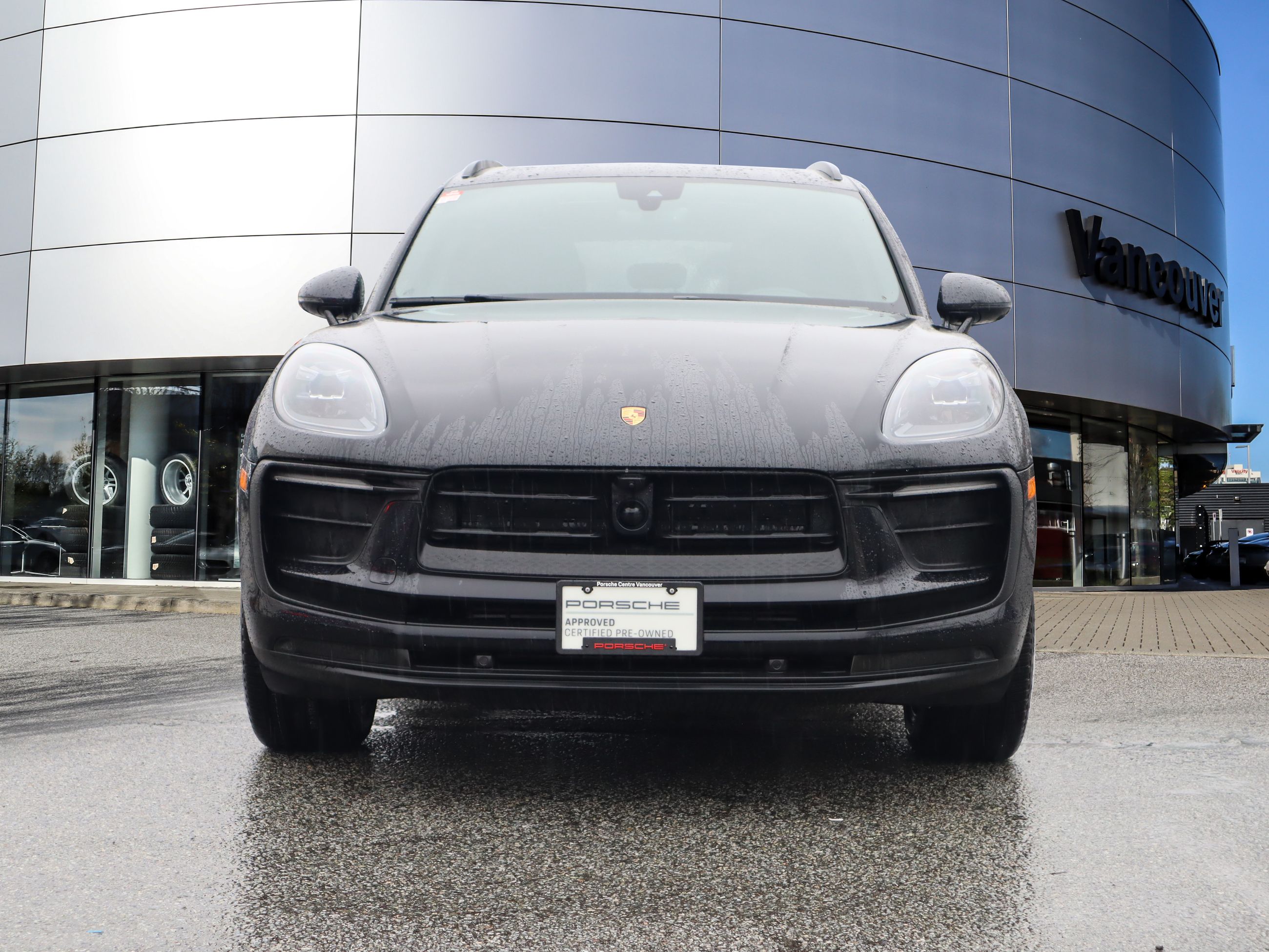 2025 Porsche Macan in Vancouver, British Columbia