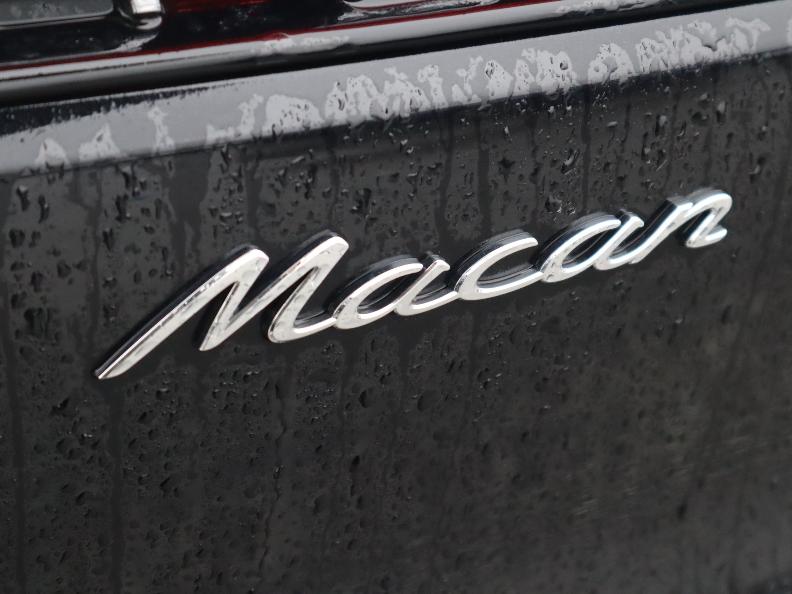 2025 Porsche Macan in Vancouver, British Columbia