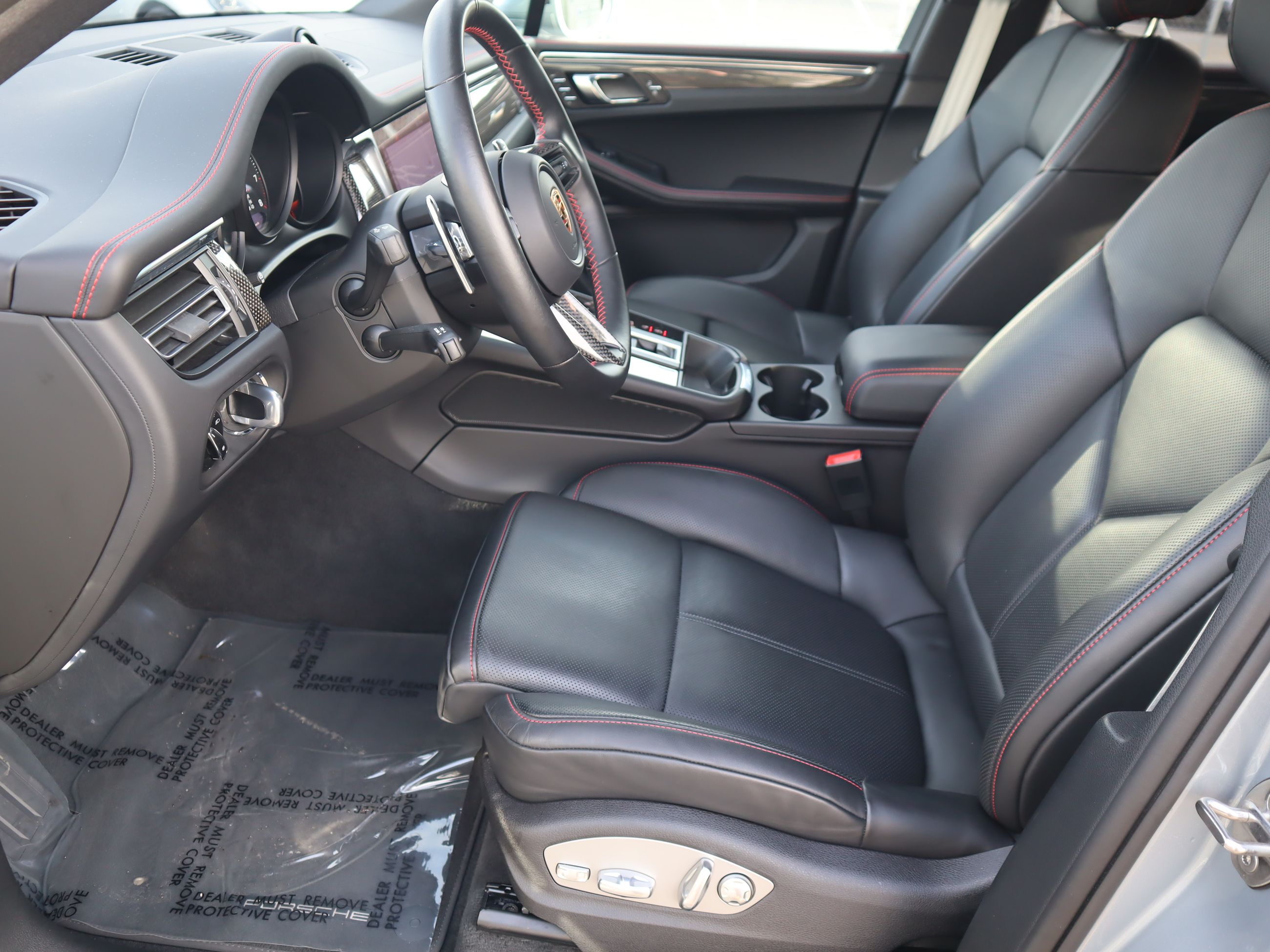 Porsche Macan  2025 à Vancouver, Colombie-Britannique