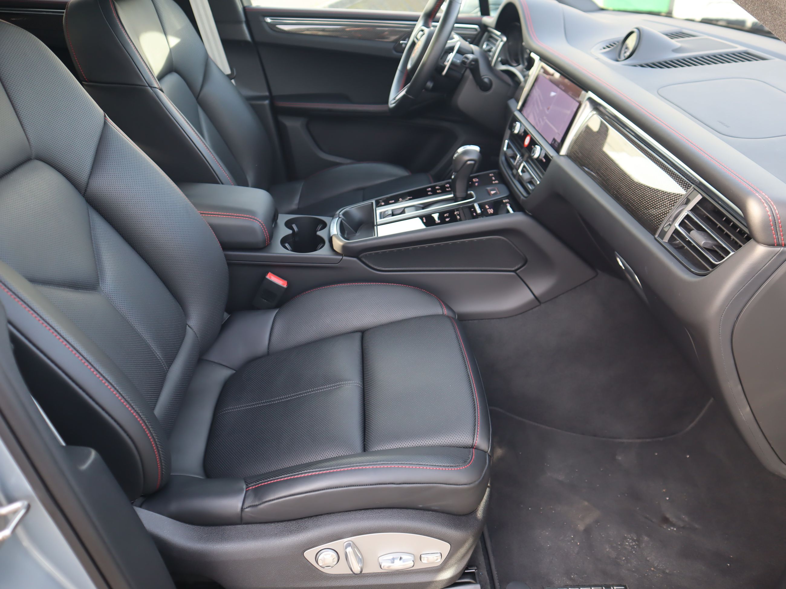 Porsche Macan  2025 à Vancouver, Colombie-Britannique