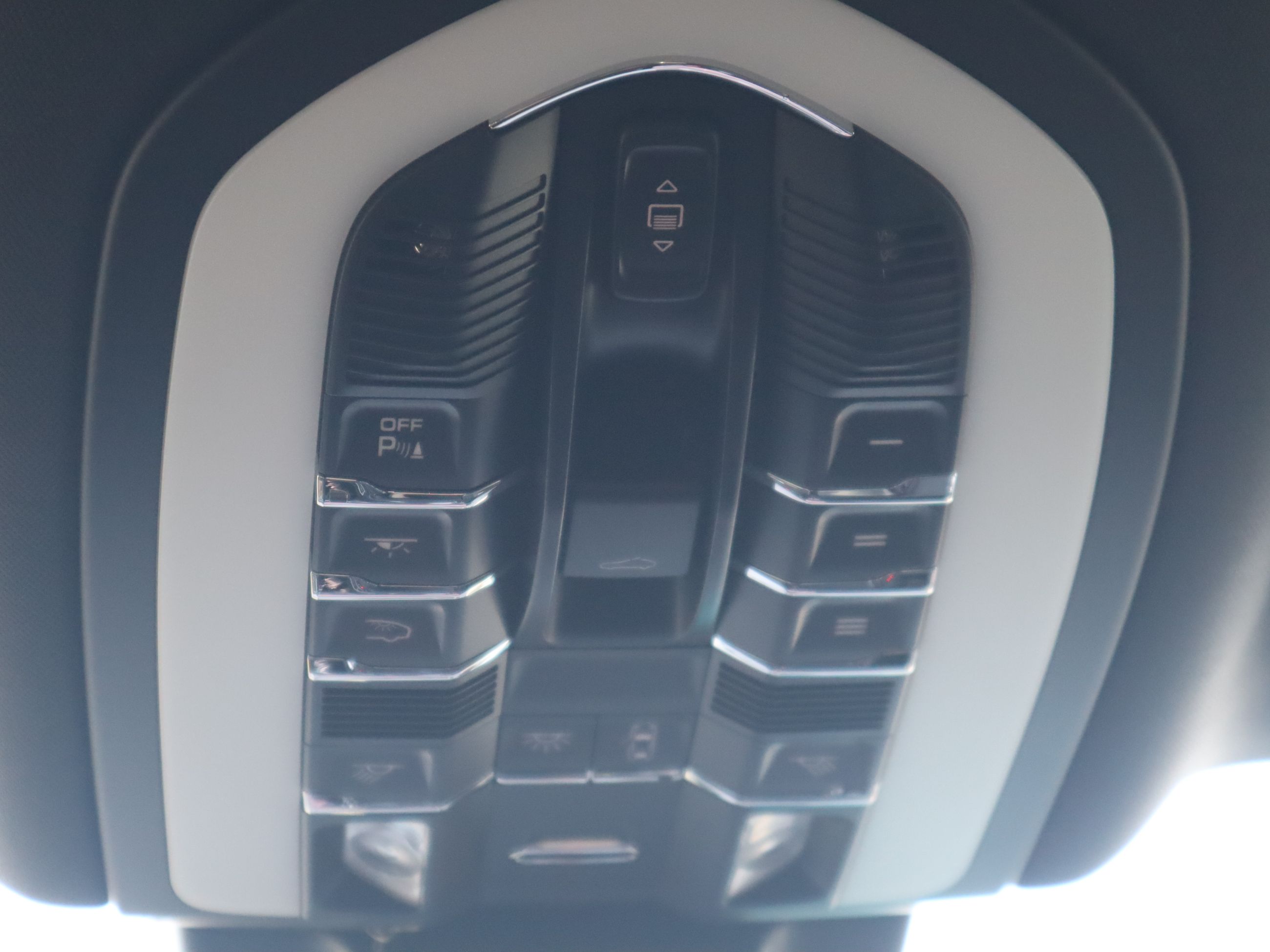 Porsche Macan  2025 à Vancouver, Colombie-Britannique