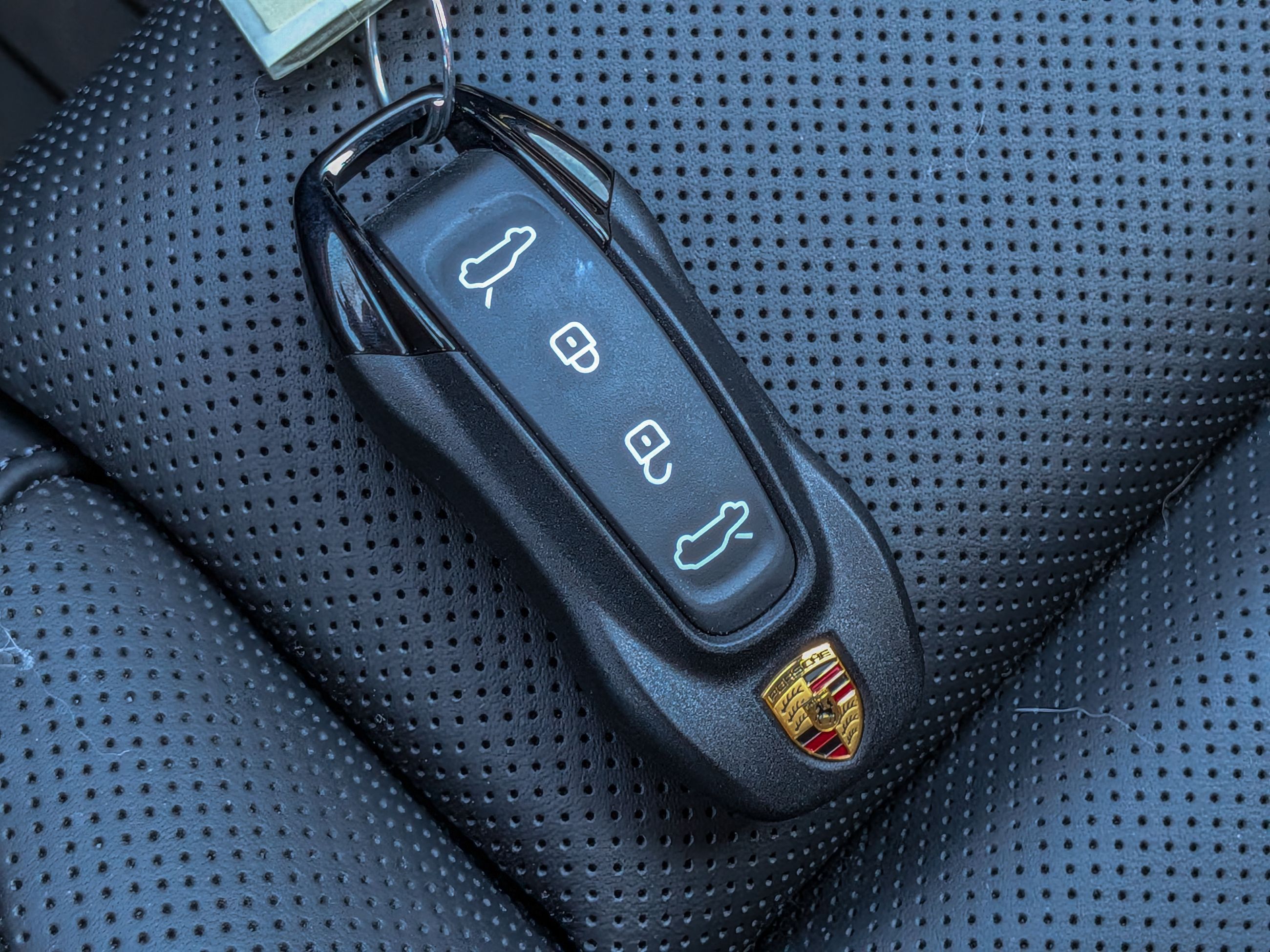 2025 Porsche Macan in Vancouver, British Columbia