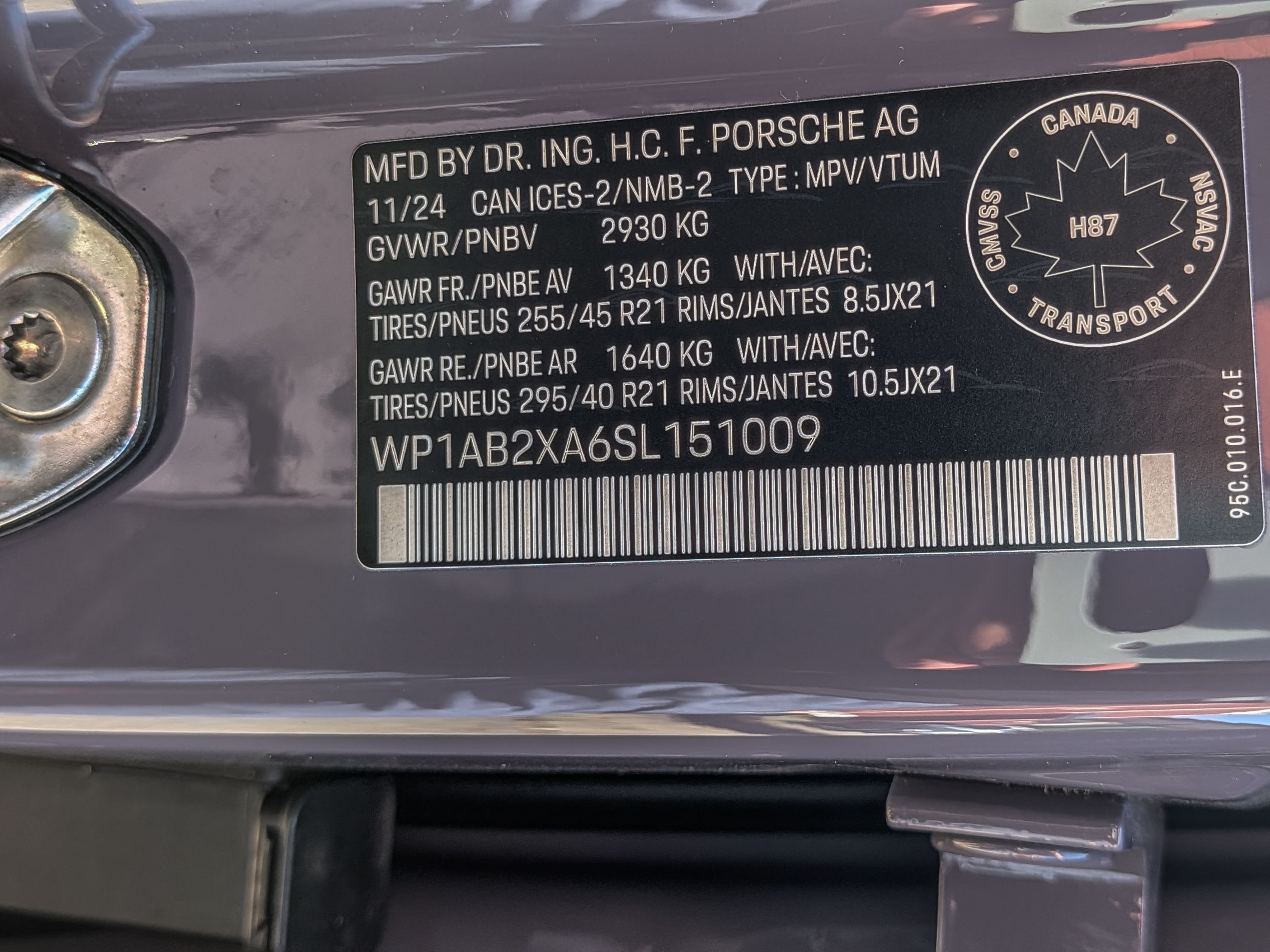 2025 Porsche Macan in Vancouver, British Columbia