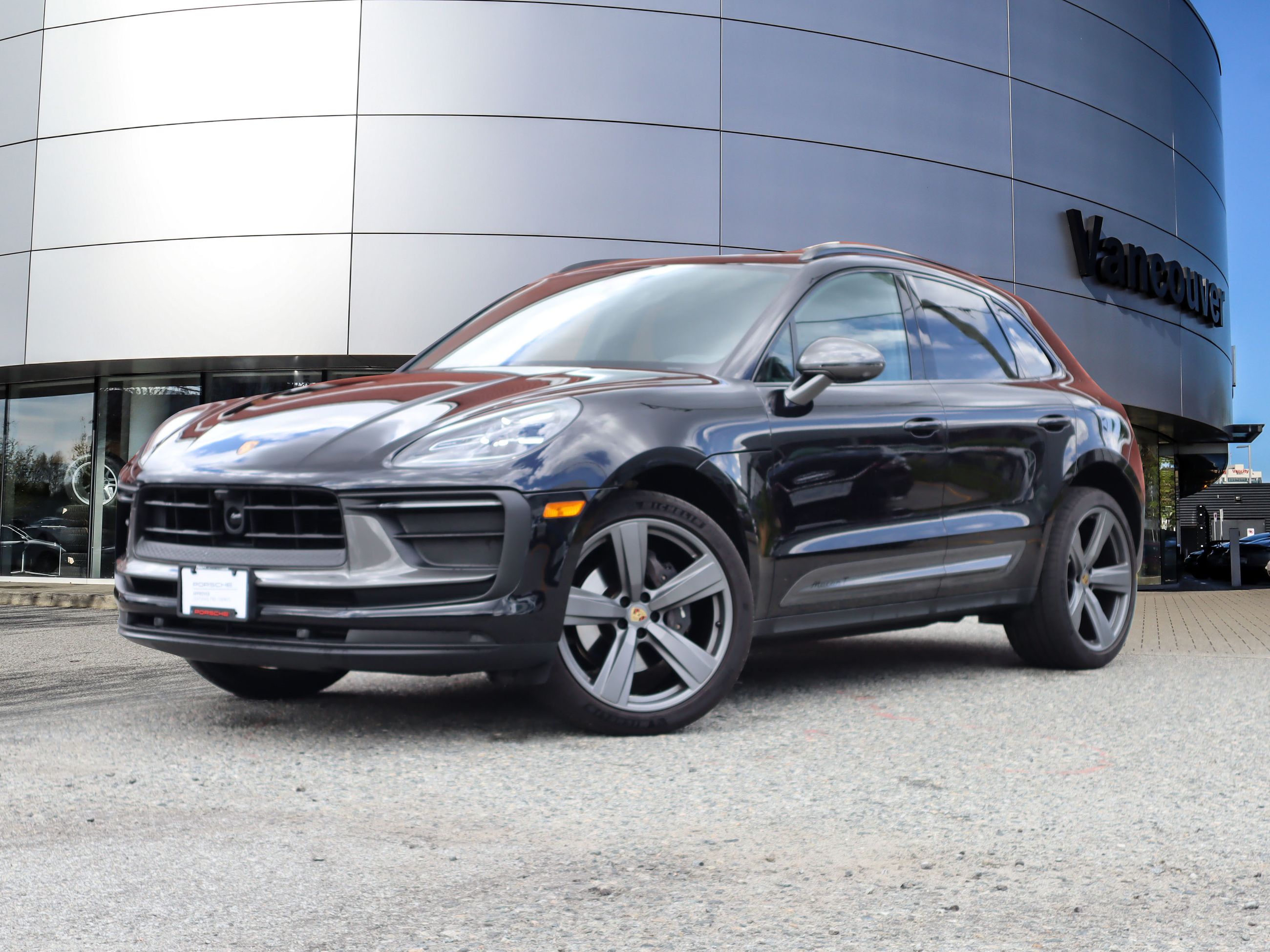 2025 Porsche Macan T AWD