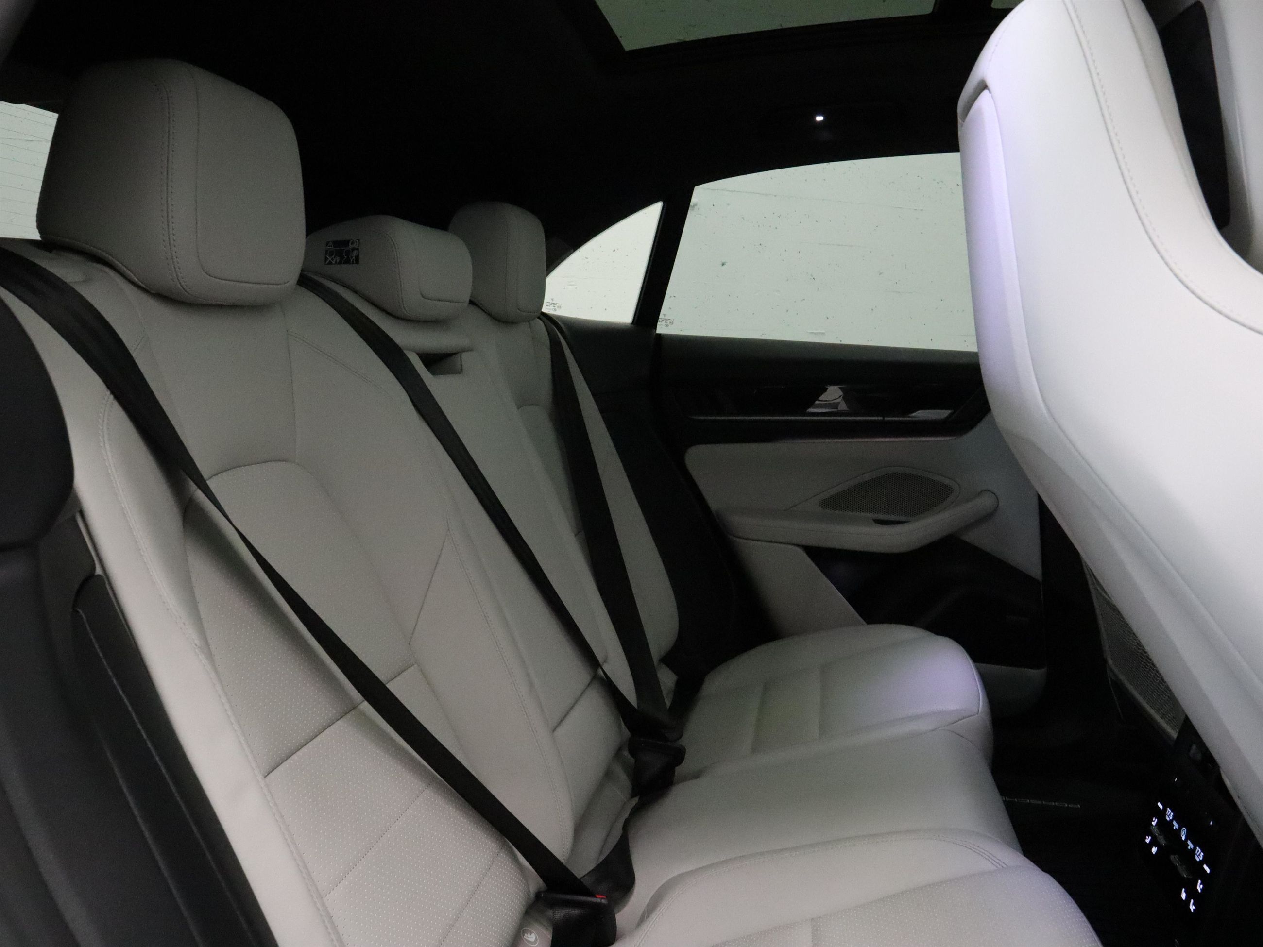 Porsche Macan  2025 à Vancouver, Colombie-Britannique