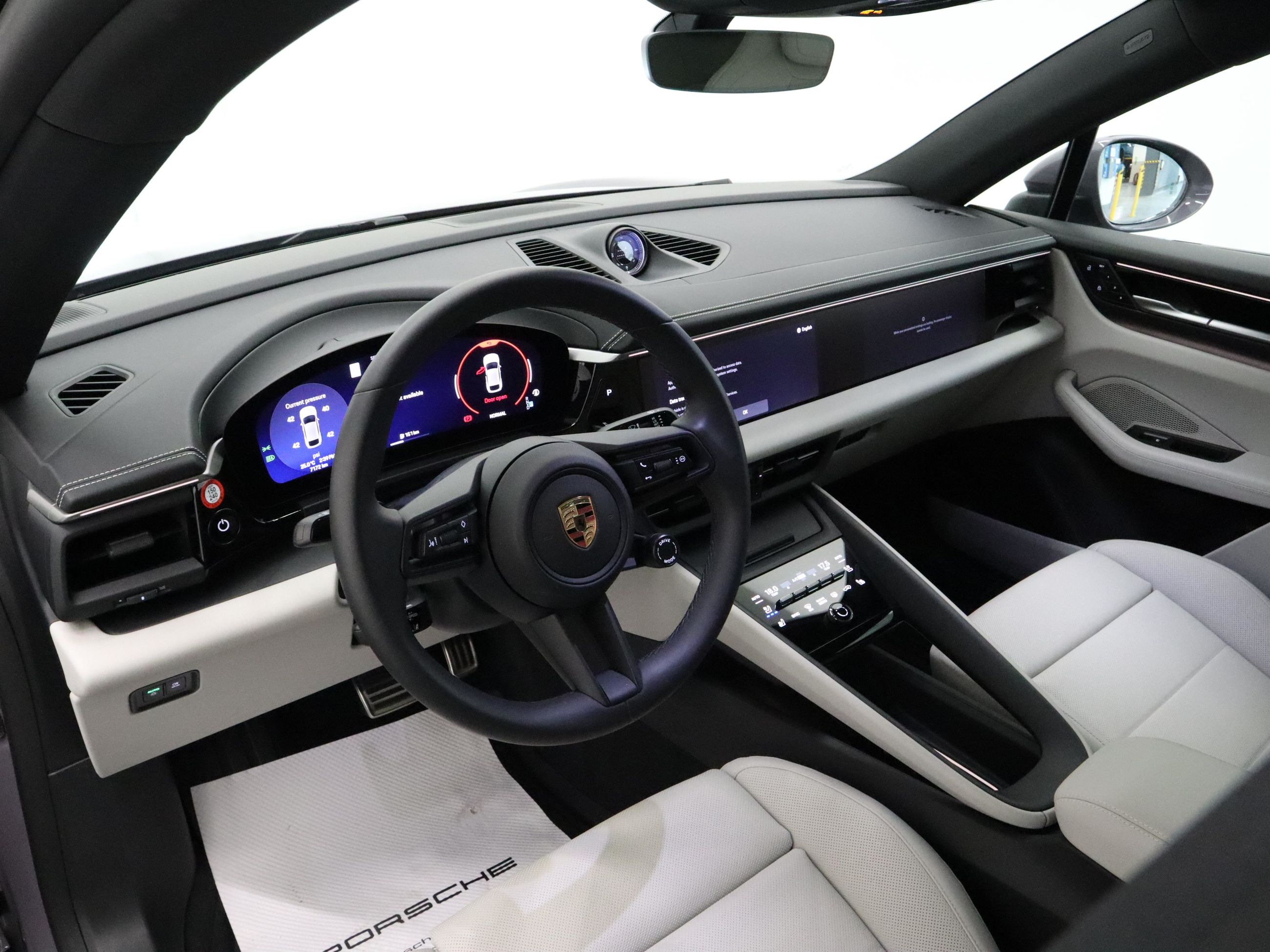 Porsche Macan  2025 à Vancouver, Colombie-Britannique