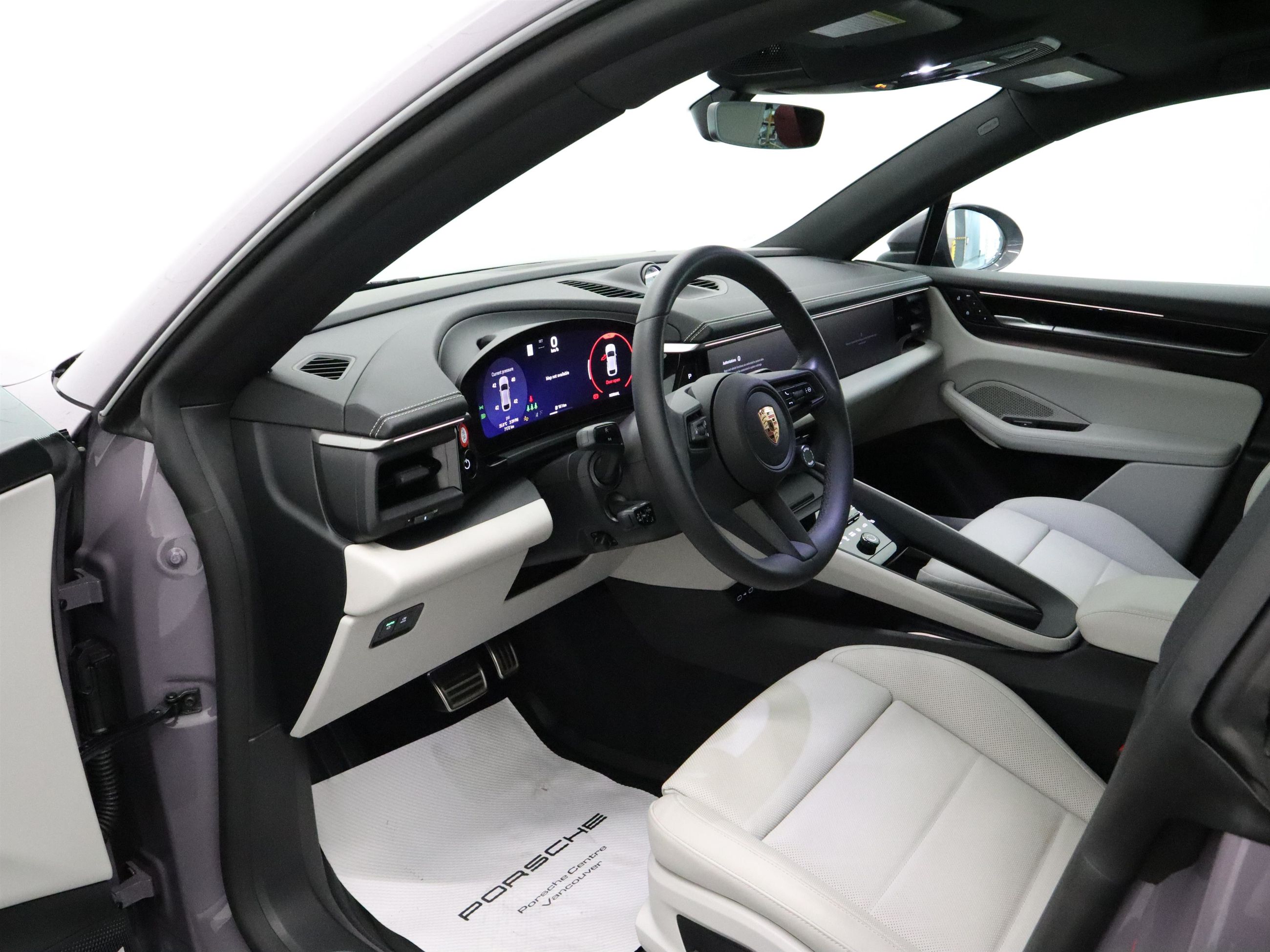 Porsche Macan  2025 à Vancouver, Colombie-Britannique