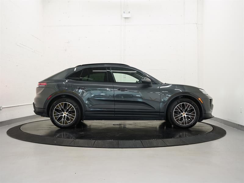 2025 Porsche Macan in Vancouver, British Columbia