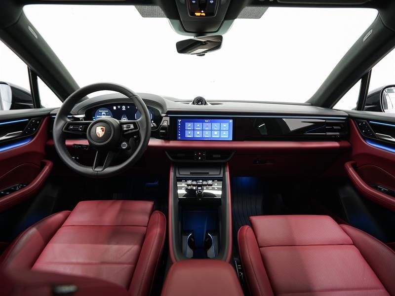 2025 Porsche Macan in Vancouver, British Columbia