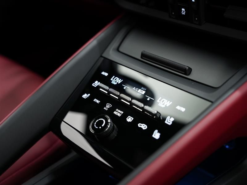 2025 Porsche Macan in Vancouver, British Columbia